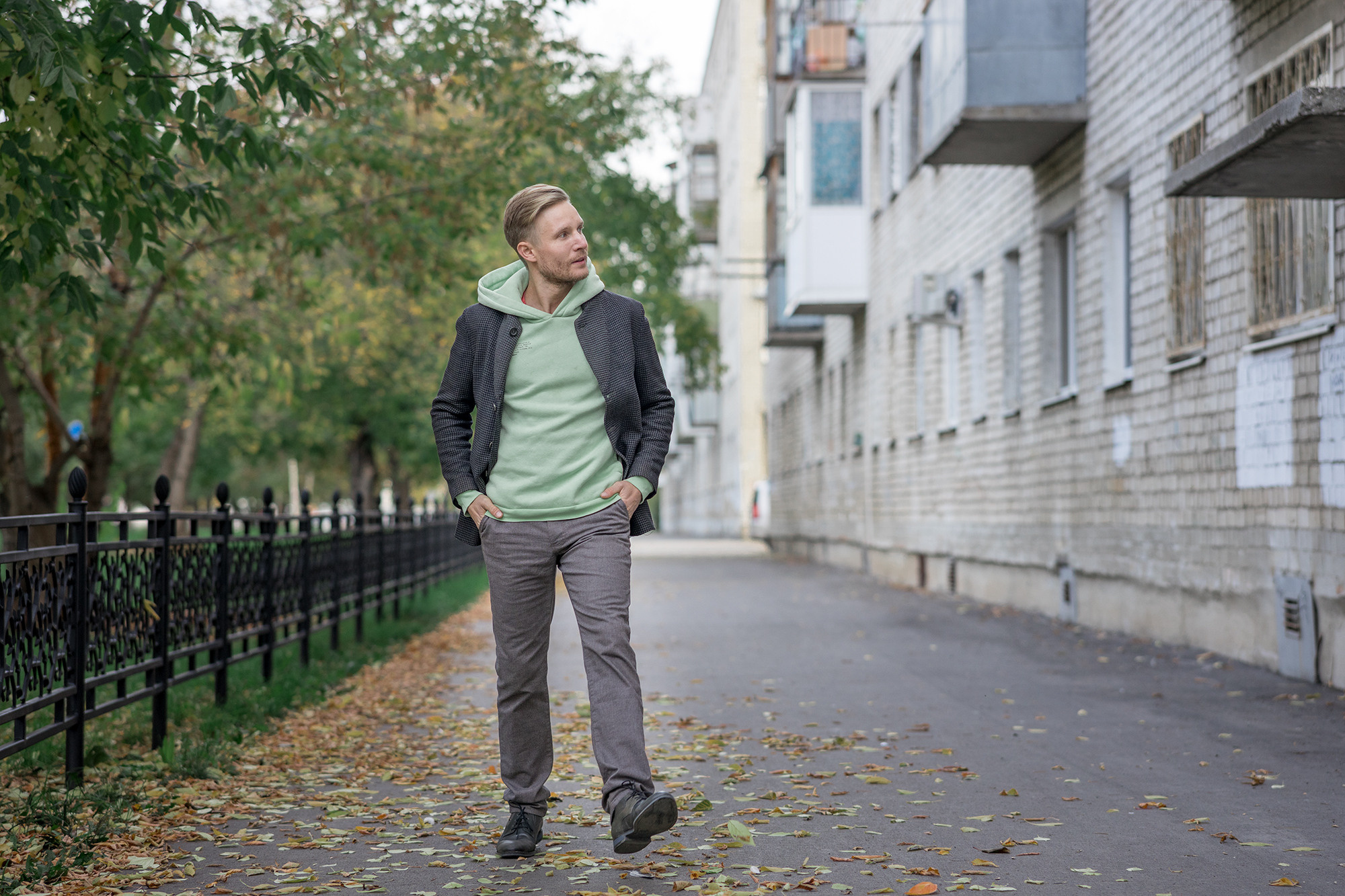Прогулка по городу Каменск-Уральский, мужской портрет. Фотограф в городе Каменск-Уральский — Метелёв Андрей