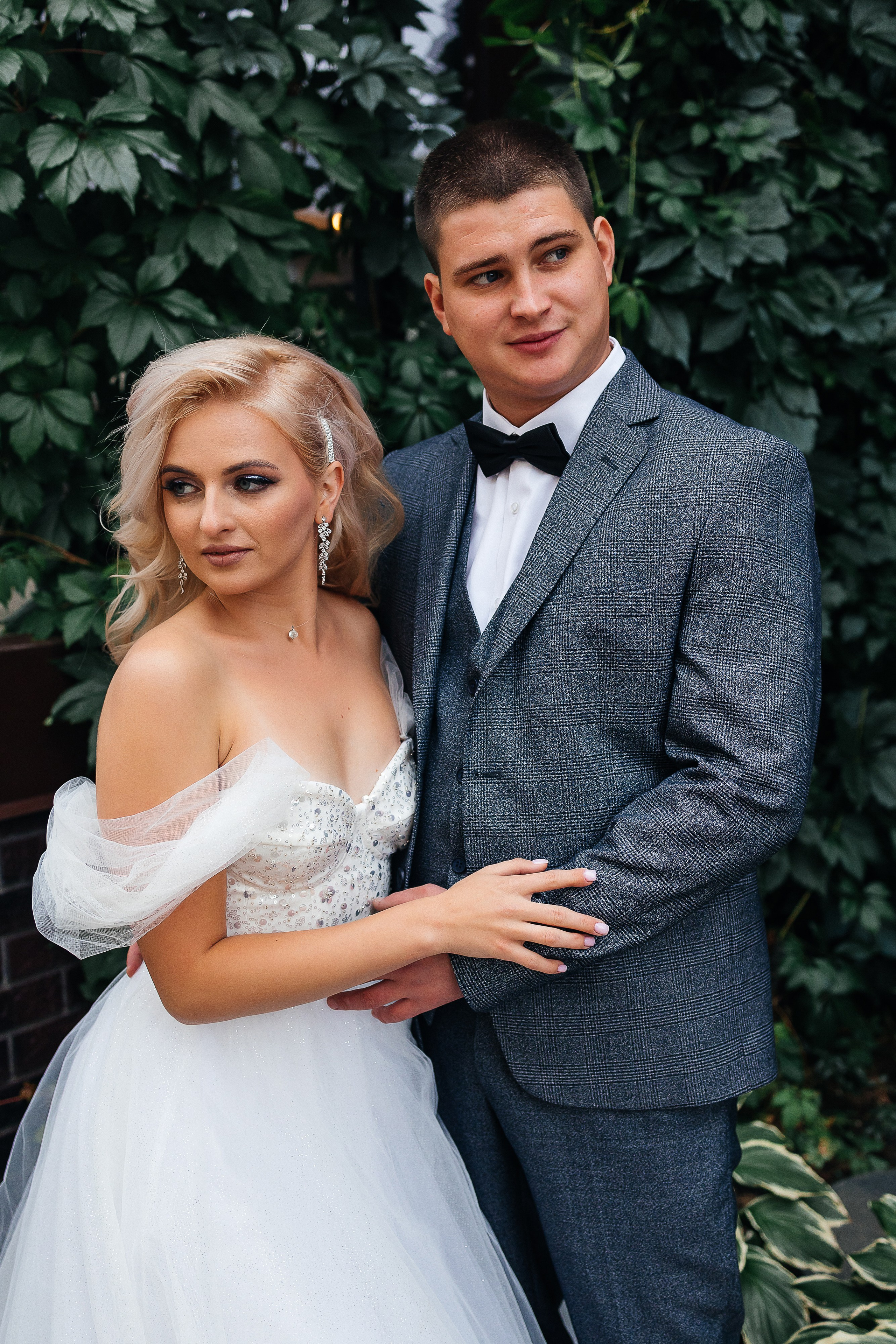 Стильная фотосессия пары в интерьерах ресторана. Олег Сверчков | Свадебный фотограф Вологда