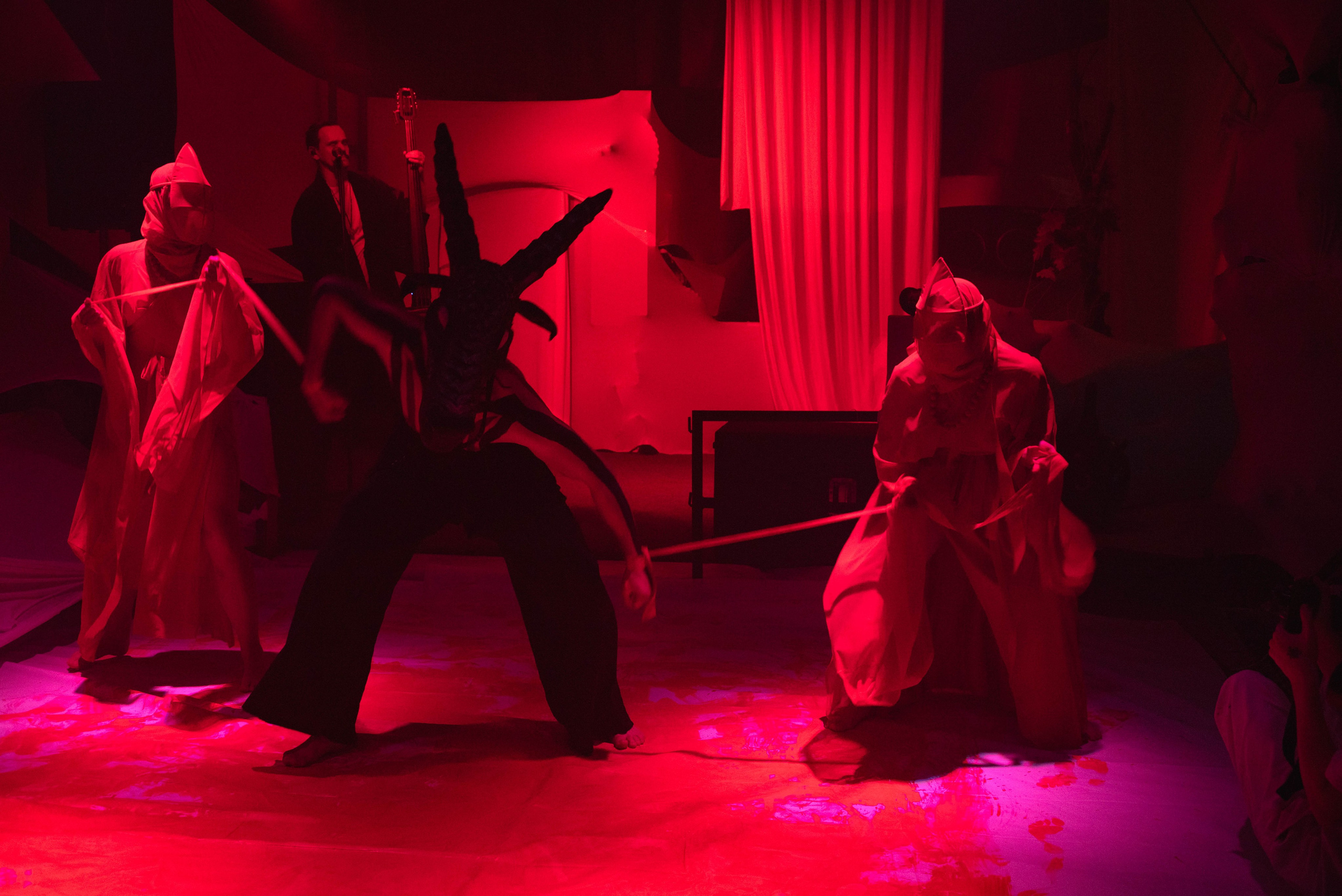 Перфоманс «Хуже». Репортажный и портретный фотограф в Воронеже