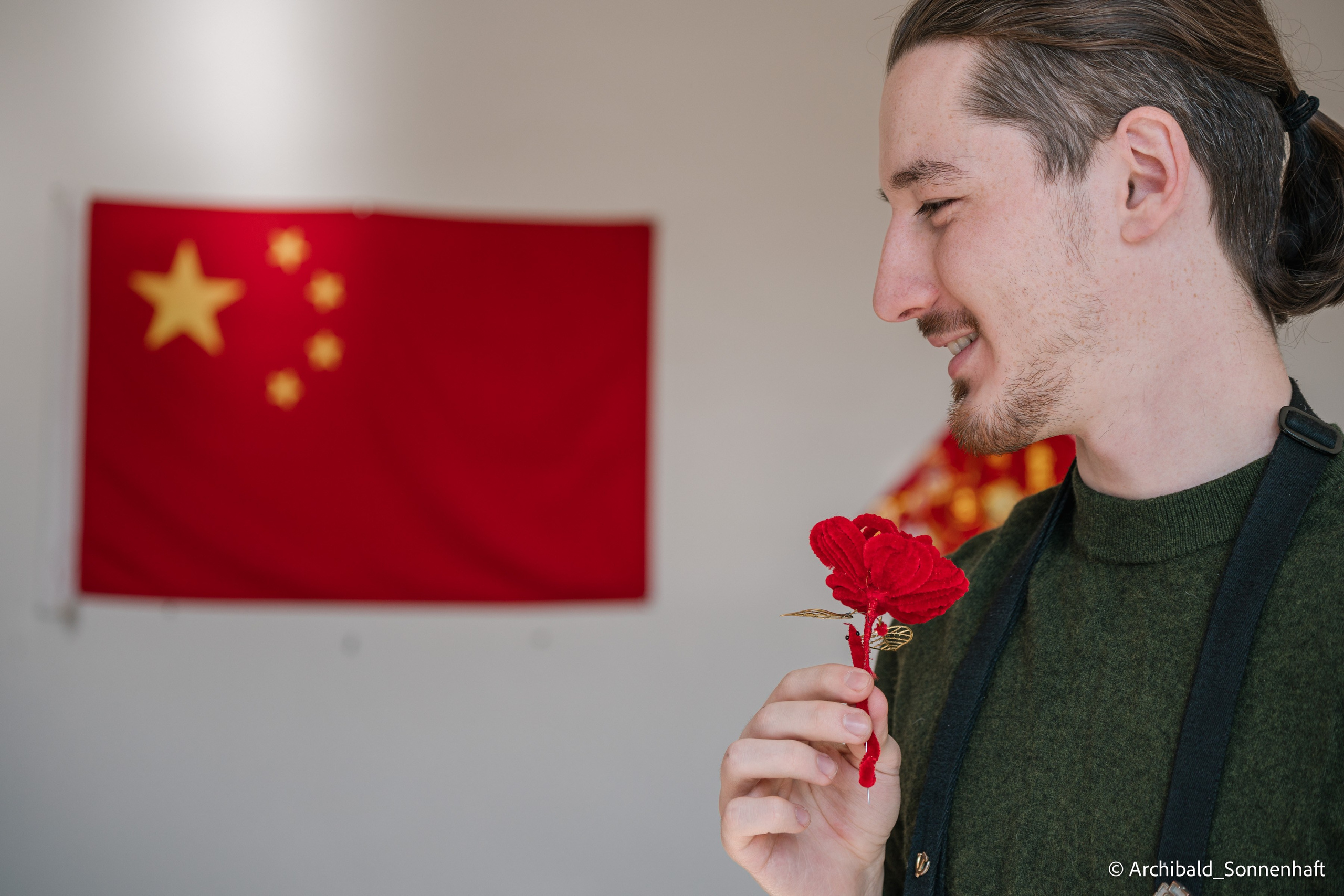 真丝绒绣技艺. Photographer in Guangzhou, China. Archibald Sonnenhaft