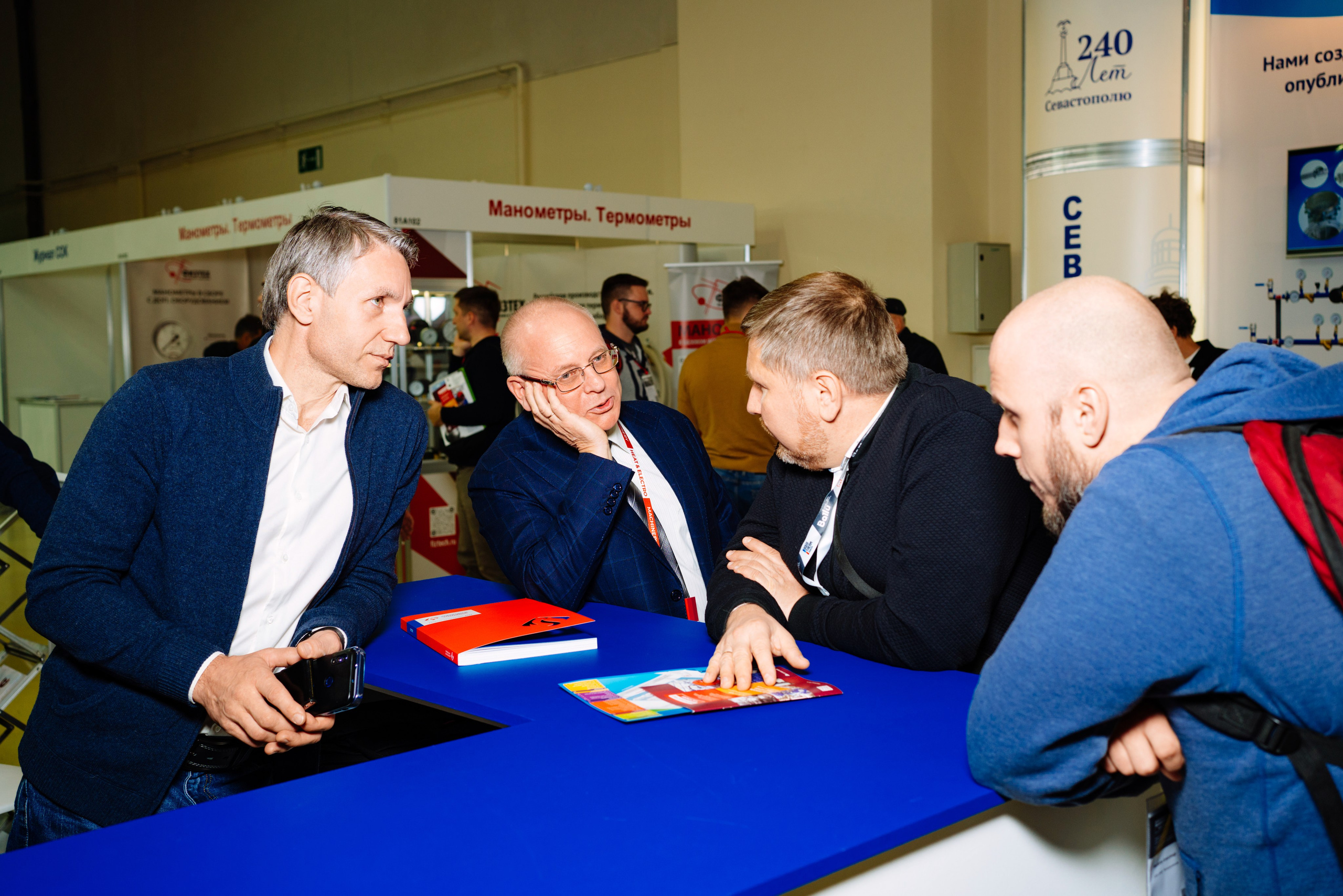 Heat & Electro Machinery Expo (стенд группы компаний ЕКС). Репортажный и портретный фотограф Алексей Полячек