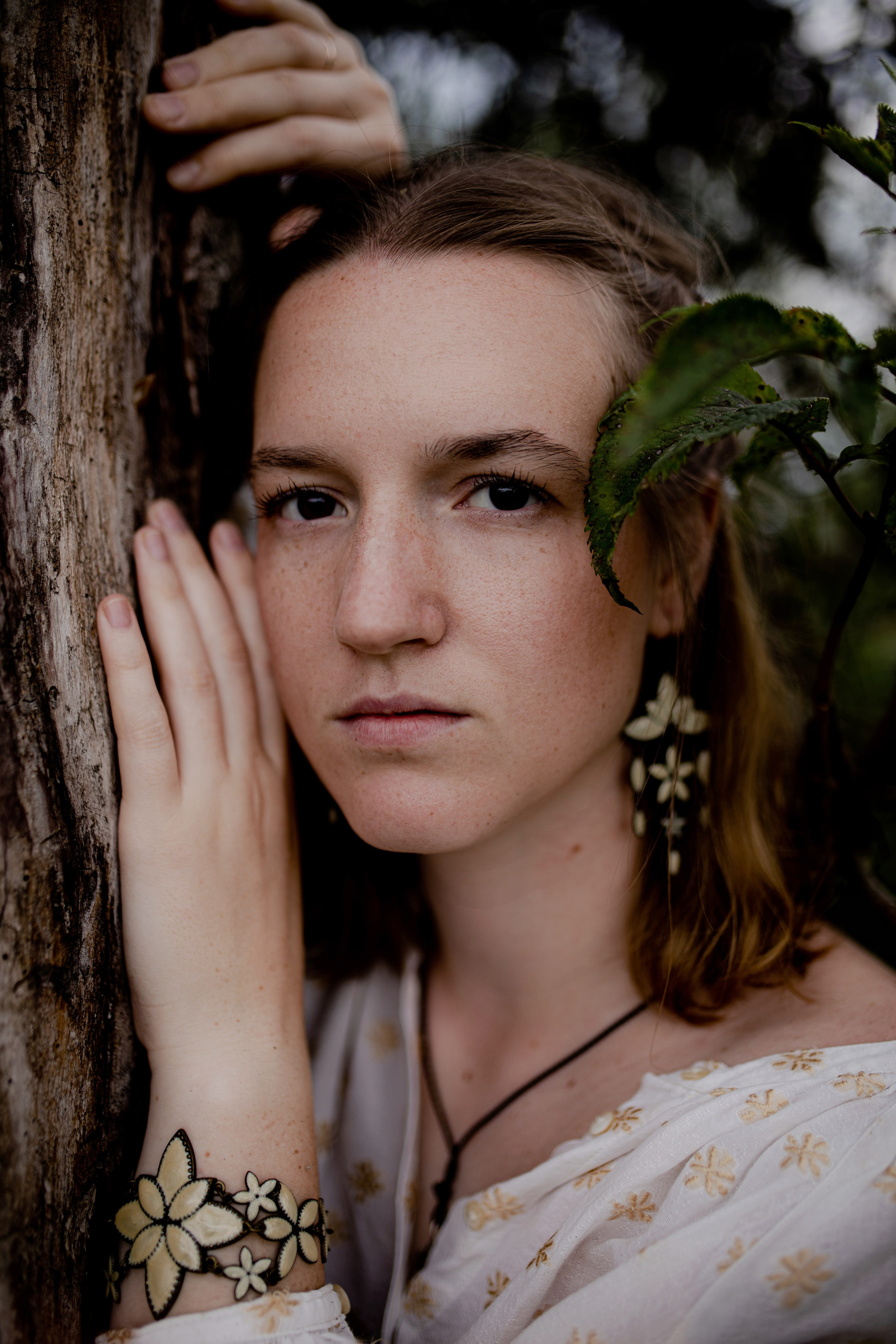 Дерево после грозы. Портретный фотограф Александра Птица. Снимаю истории о вас