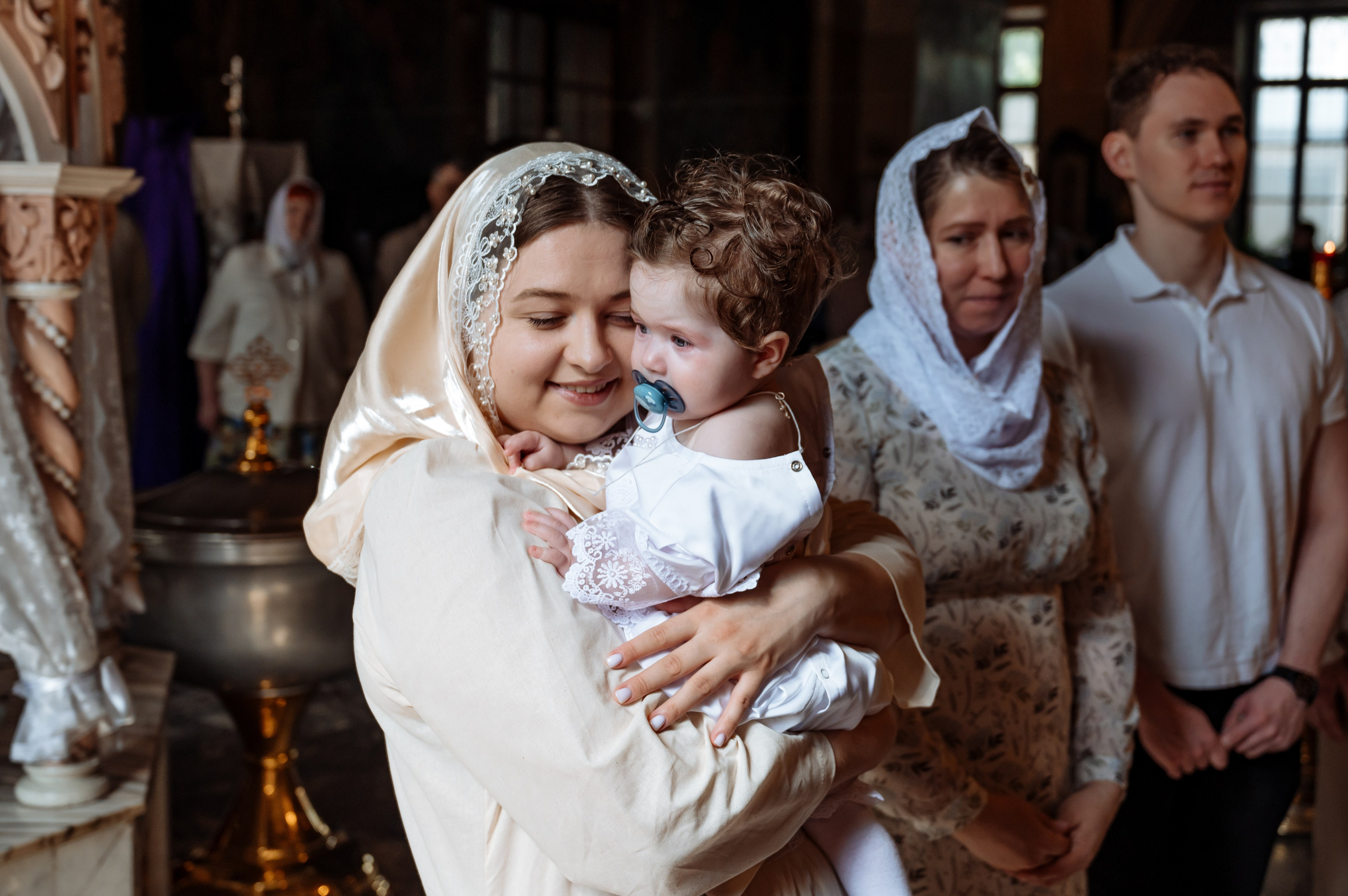 Фотосъёмка крещения. Анастасия Петрович фотограф, фотокорреспондент в Москве и Санкт-Петербурге. Фотосъёмка репортажа, мероприятия, корпоративная съёмка, контент