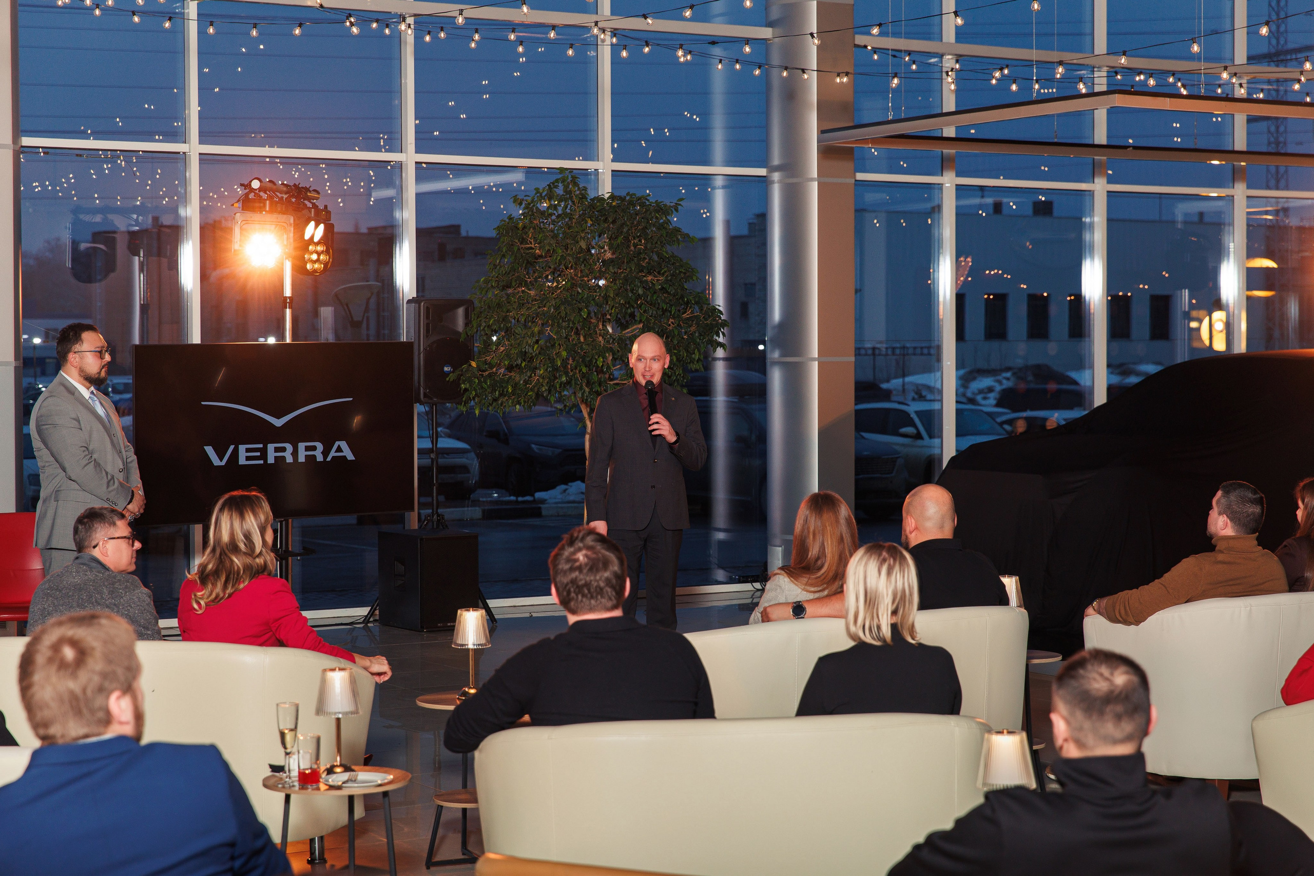 Презентация новой Toyota RAV4. Репортажный и свадебный фотограф в Уфе Павел Кожевников