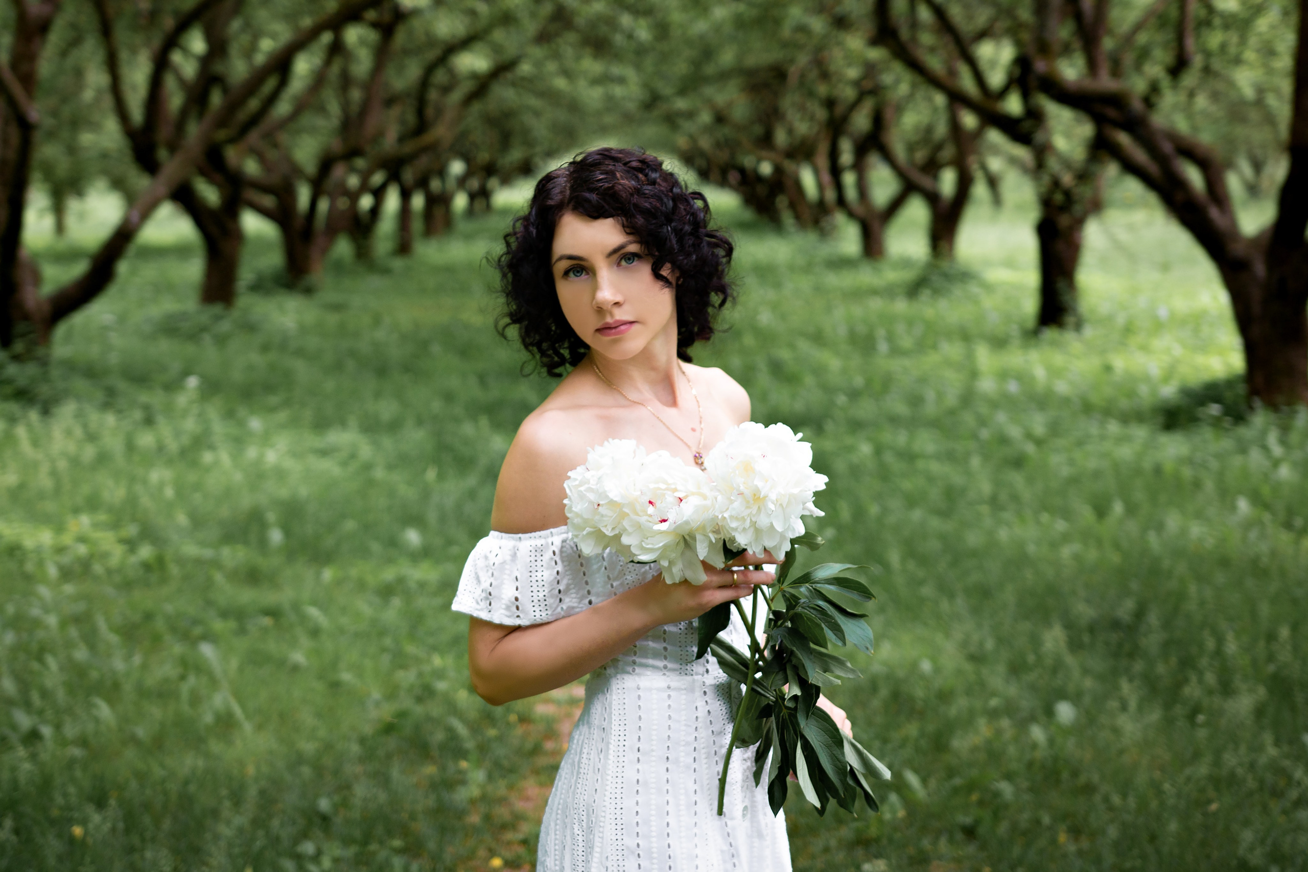 Фотосессия в белом платье Лошицкий парк Минск