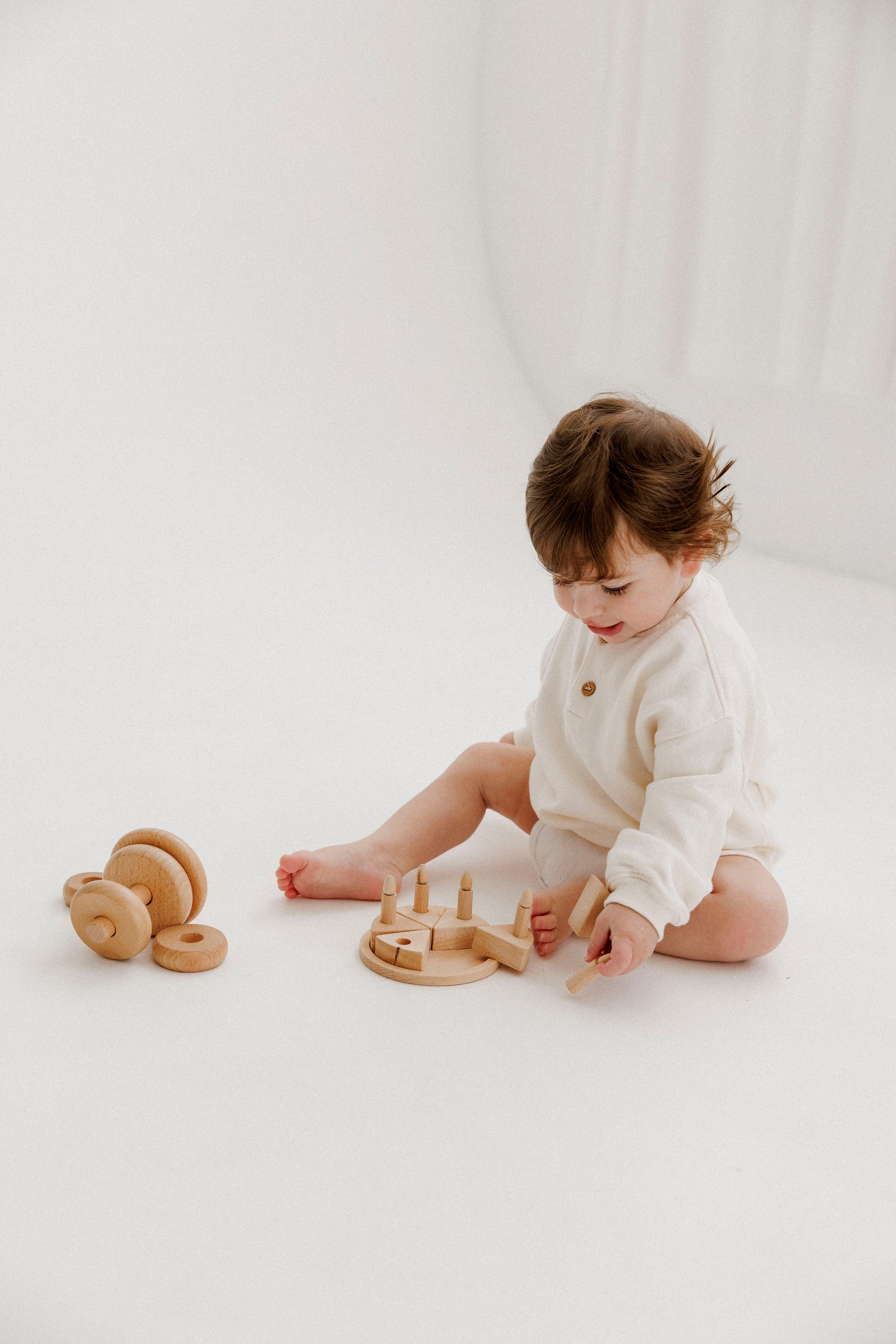 One year inside the White studio. Wedding and family photographer