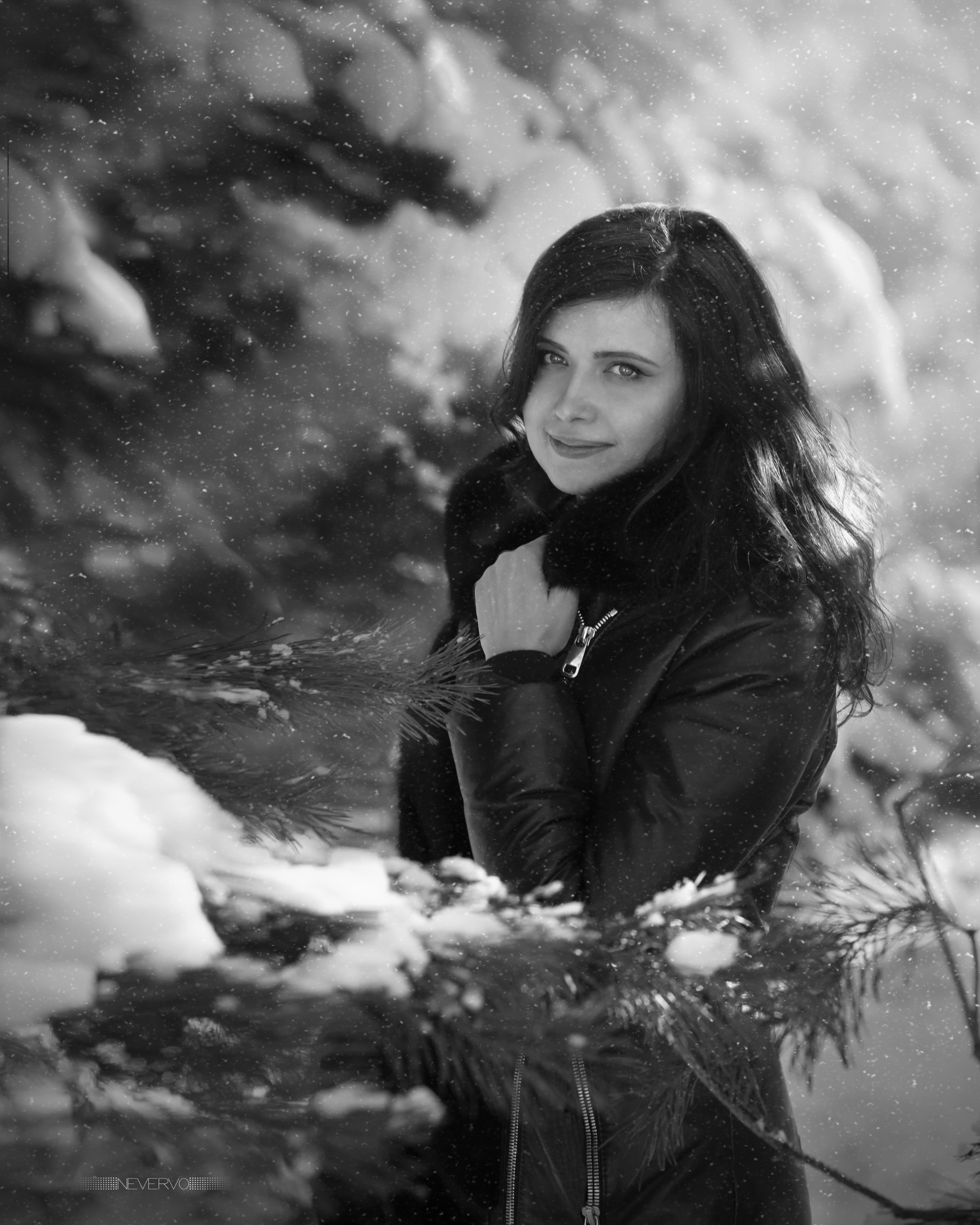 Черно-белая фотосъемка. B&W съемка в Москве. ЧБ фотограф Олег Голишник. Арт-фотограф Олег Голишников. Творческая мастерская