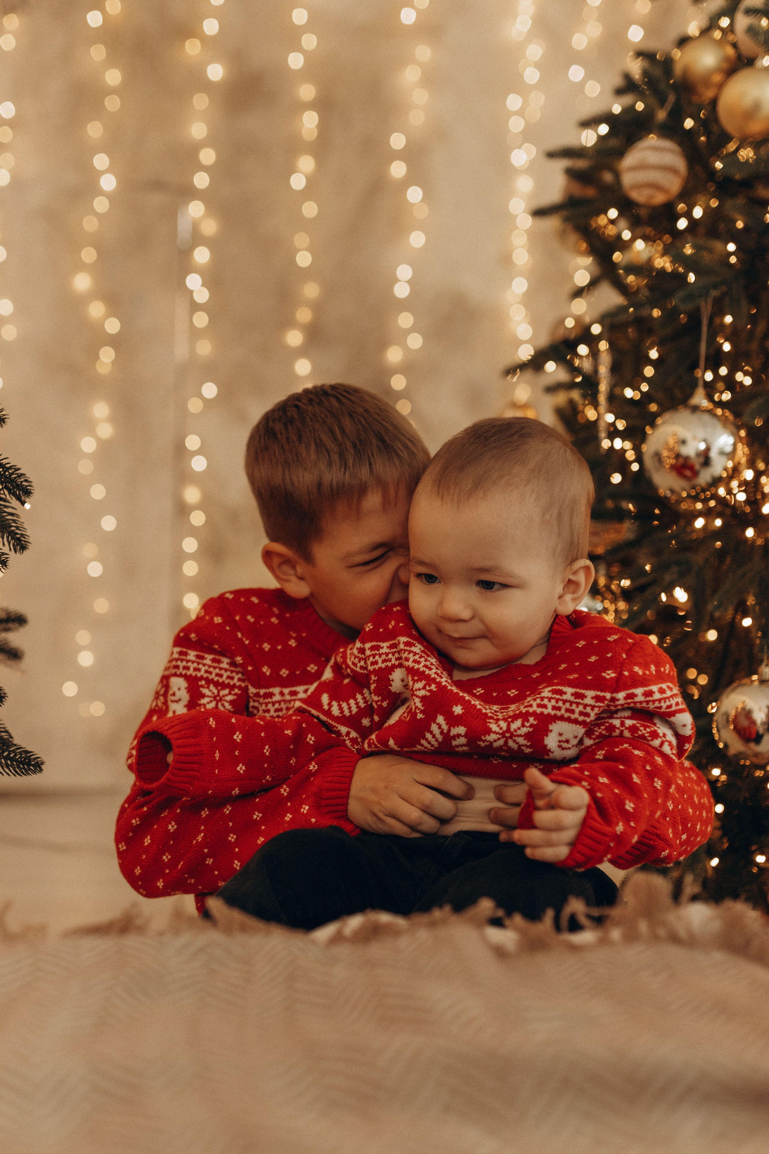 Яркий новый год мама и 2 сыночка. Фотограф в Ставрополе Svetlana Matveeva
