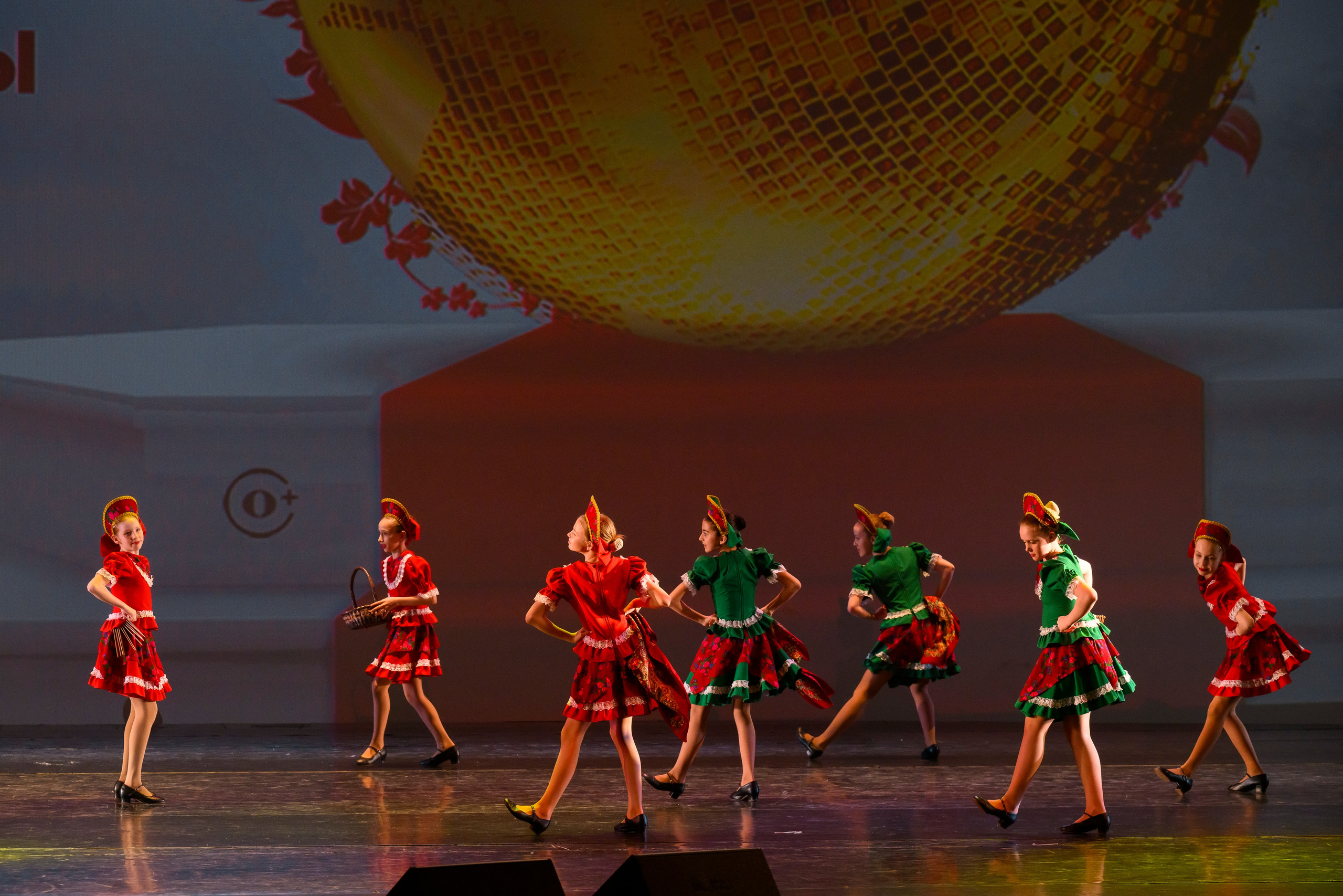 23 апреля, часть 2, БКЗ Октябрьский, г. Санкт-Петербург. Золотое яблочко