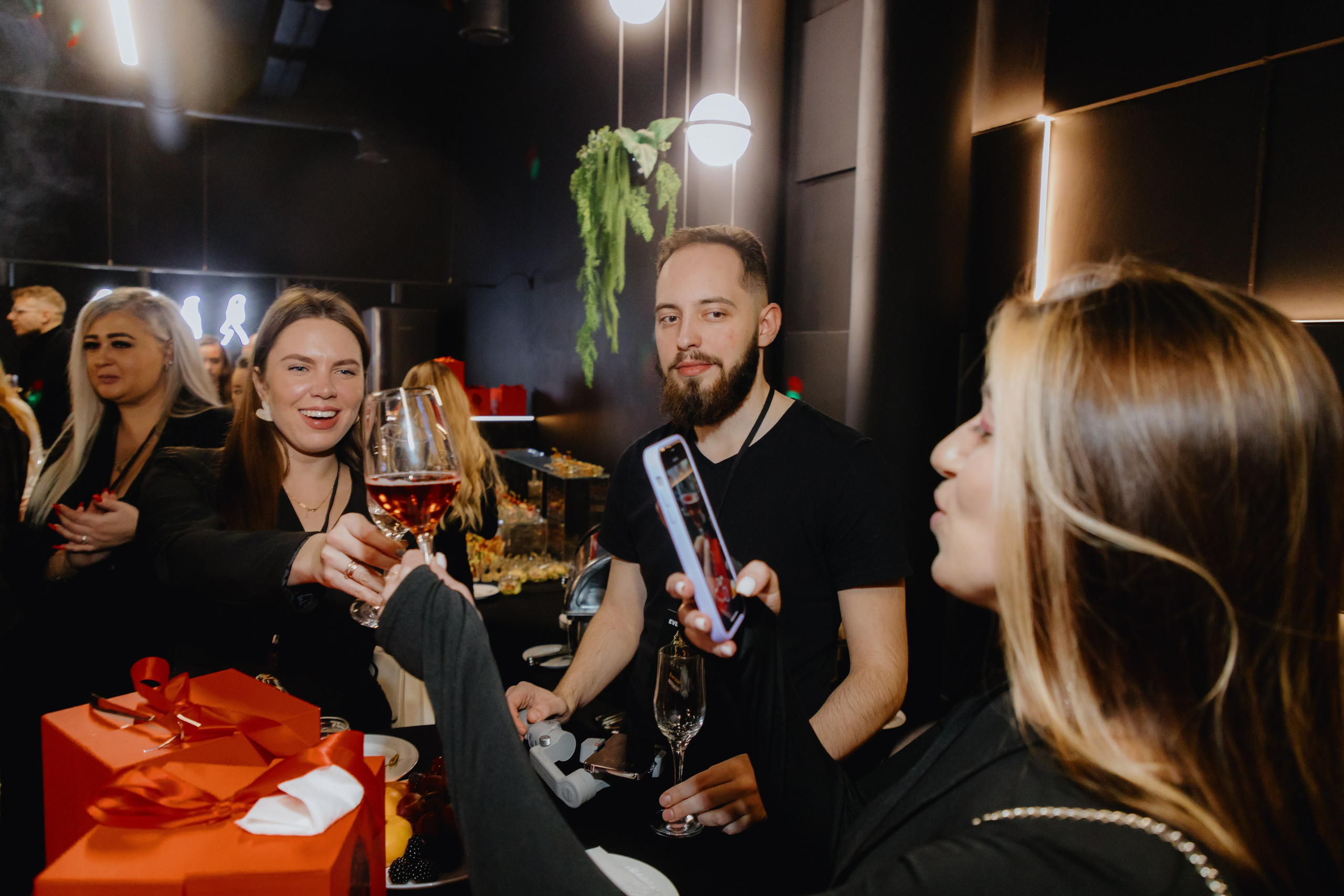 See `You Perfume. Фотограф в Москве и Санкт-Петербурге Дарина