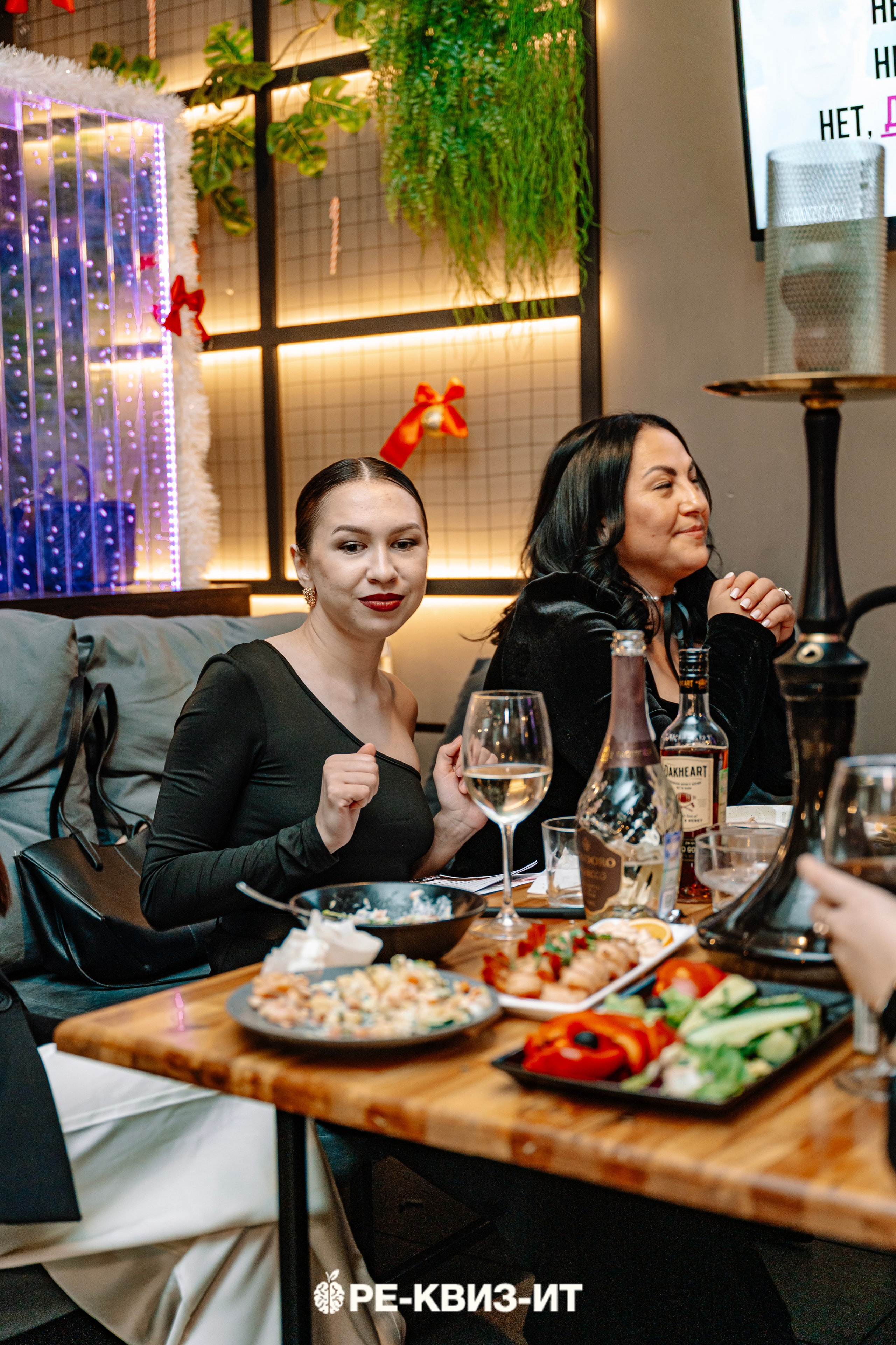 Реквизит — квиз в Зеленодольске и Волжске ZR cafe. Свадебный фотограф в Казани, и Зеленодольске Радик Мухаметов