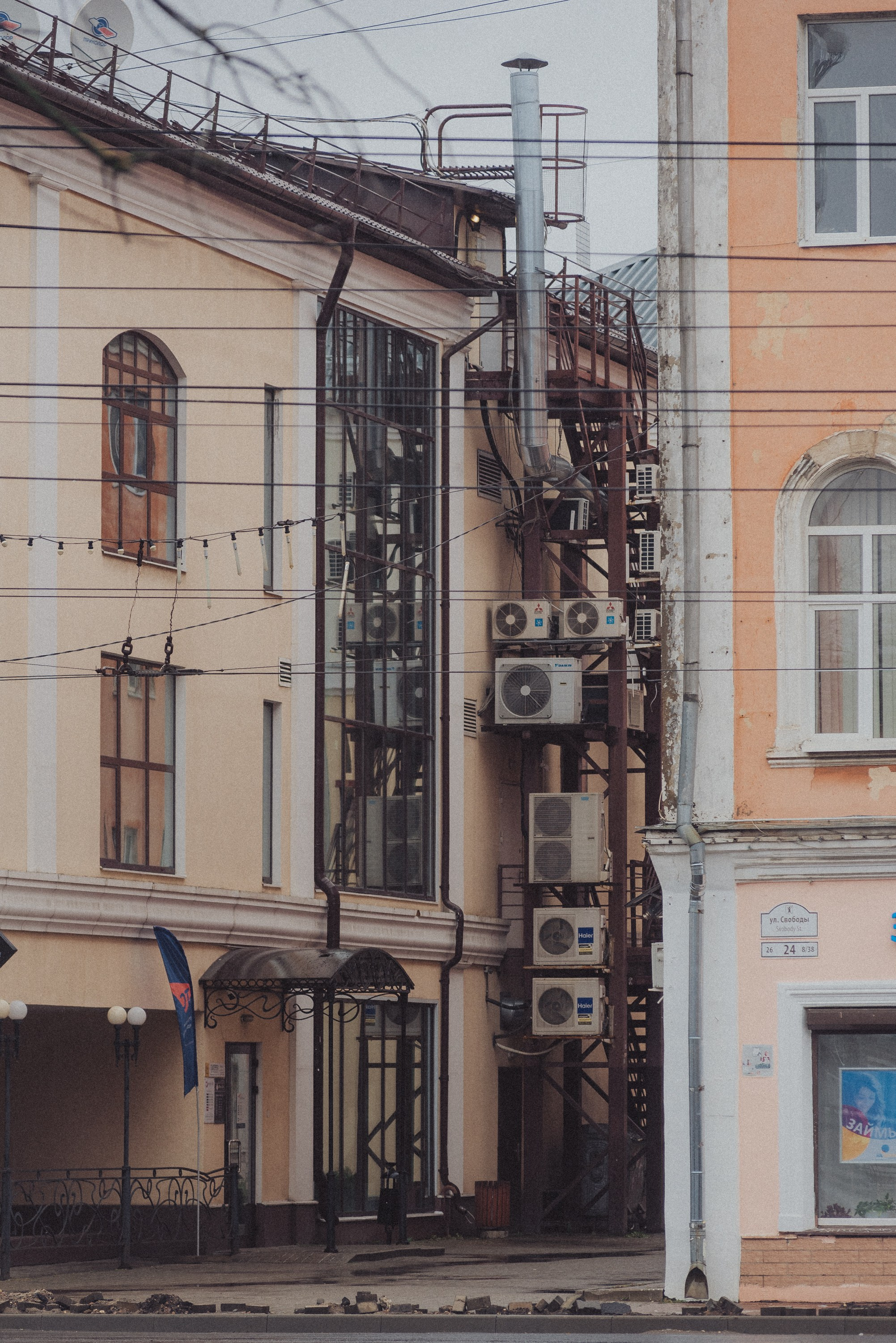 Проект #улицыгорода. Ярославль, ул. Республиканская. Документальный фотограф Илья Тихановский