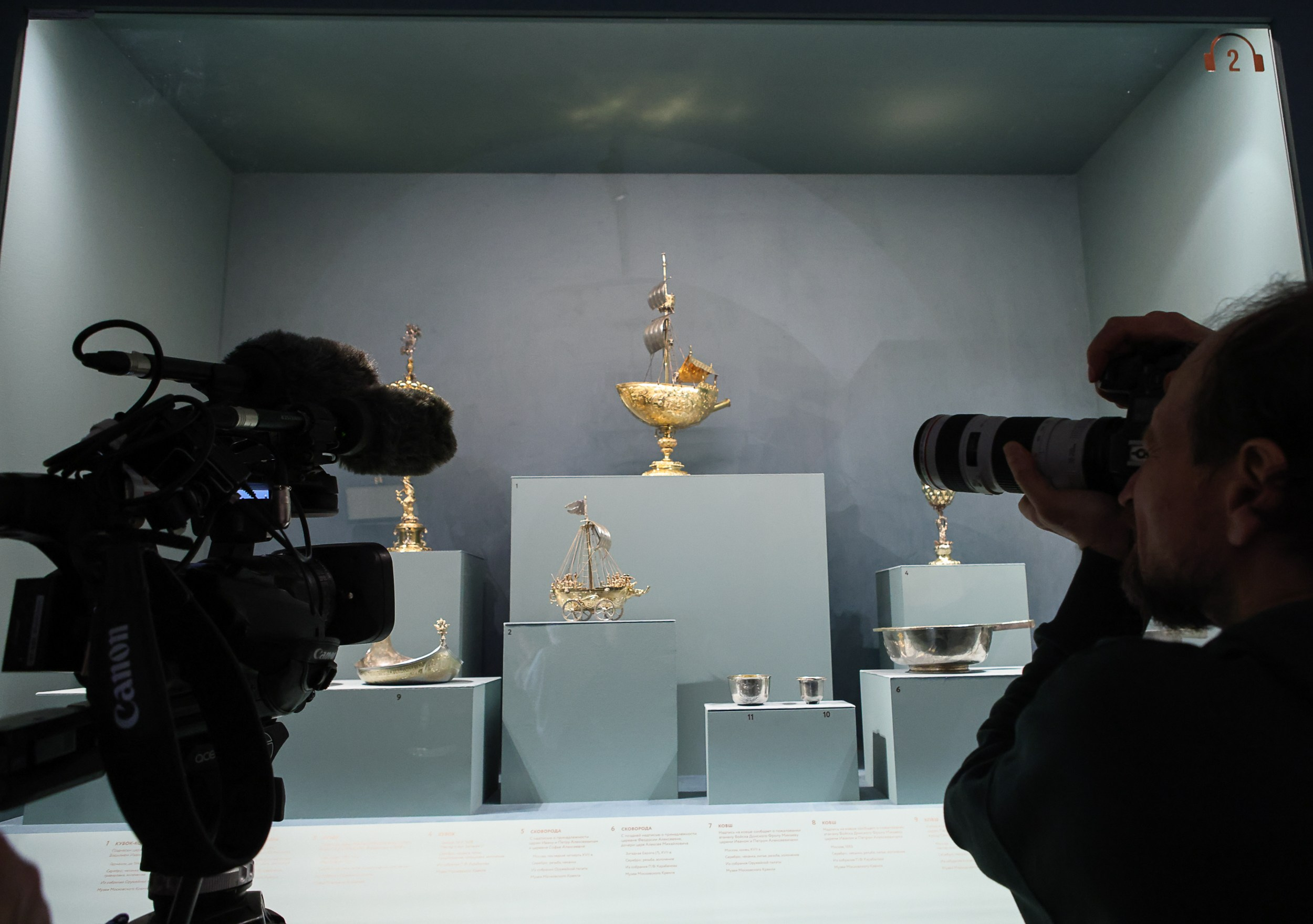 Кремль. Любители родной истории. Репортажный, архитектурный, театральный и файн-арт фотограф Лена Мельникова в Москве