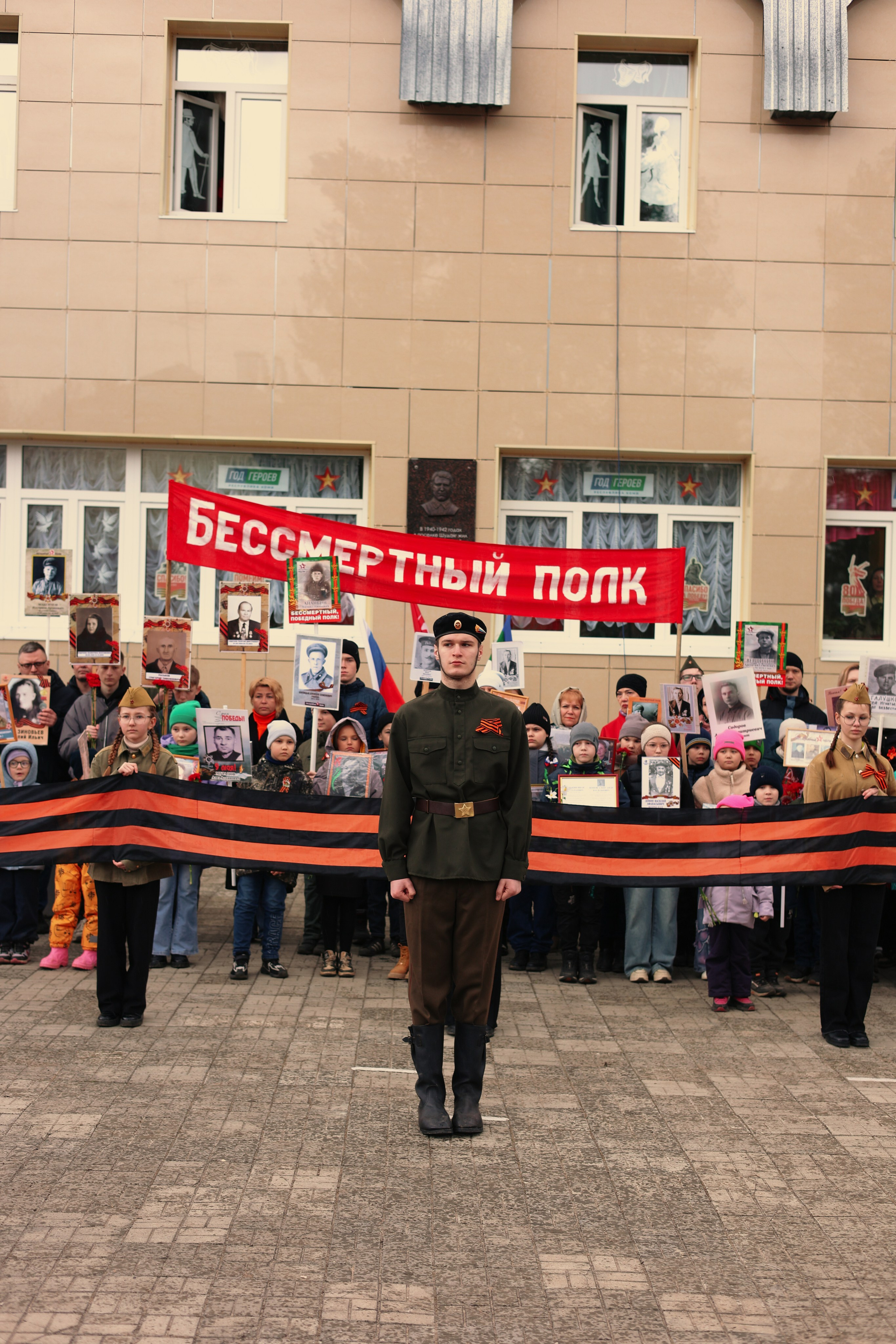 9 мая — «Родной дом». Фотограф в городе Киров Денис Вербин