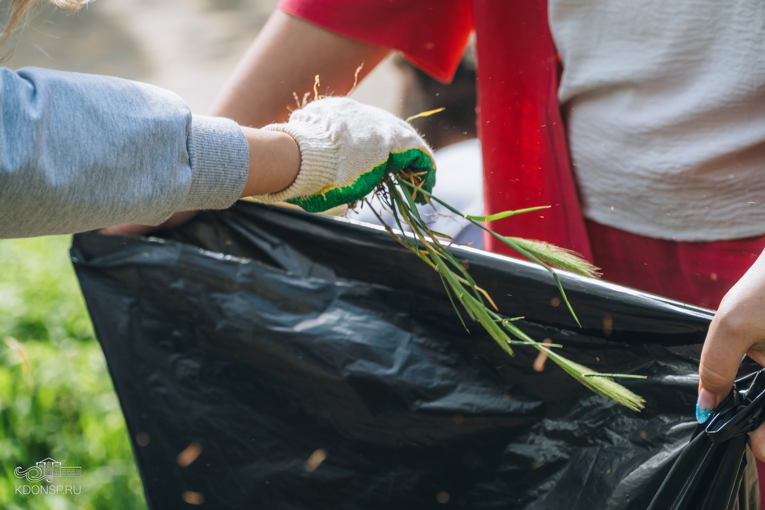 Акция «Всероссийский день заботы о памятниках истории и культуры». Новотитаровский Дом культуры