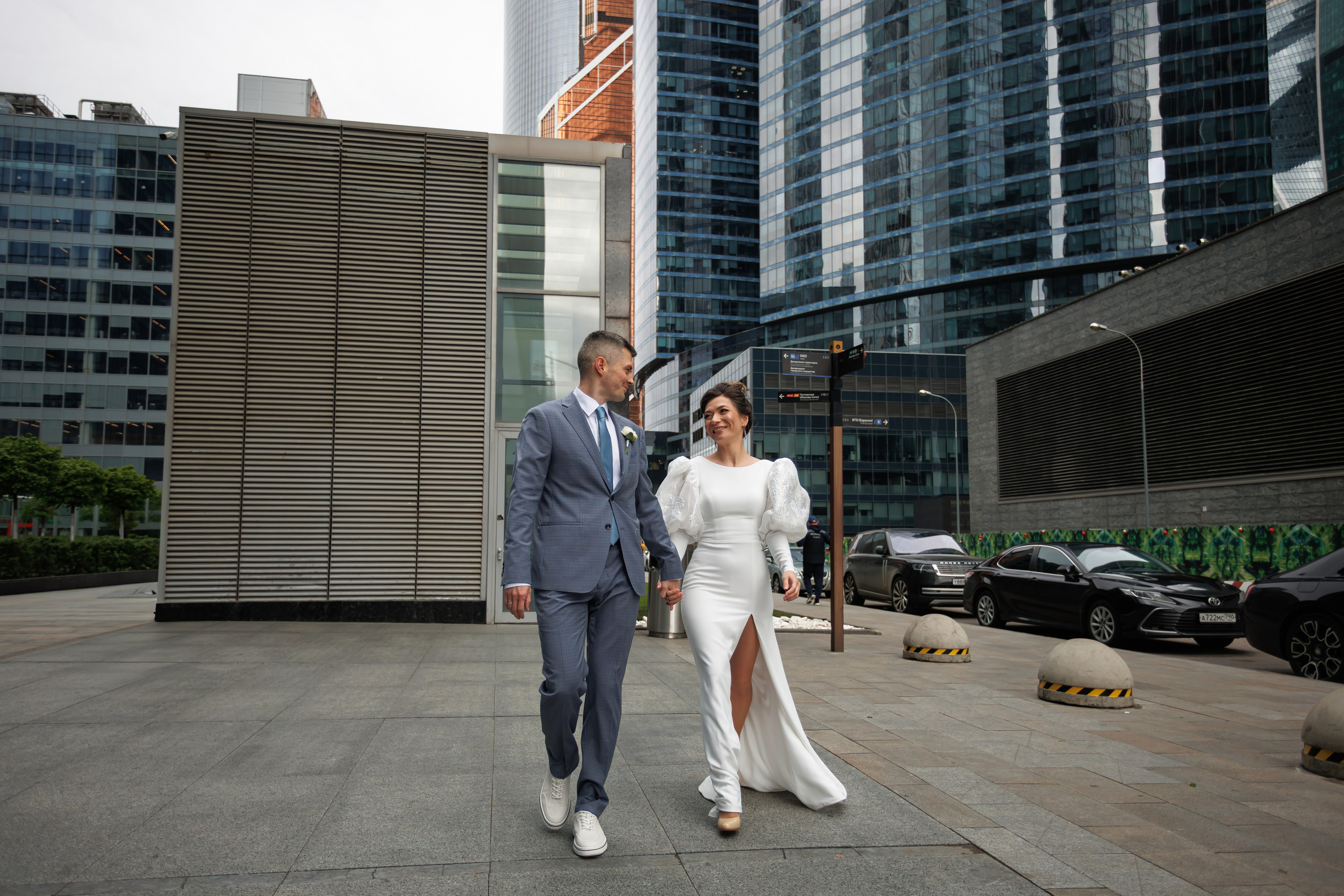 Свадебная фотосессия в библиотеке читальне им Пушкина. Свадебный фотограф Москва и МО Сергей Киржаев