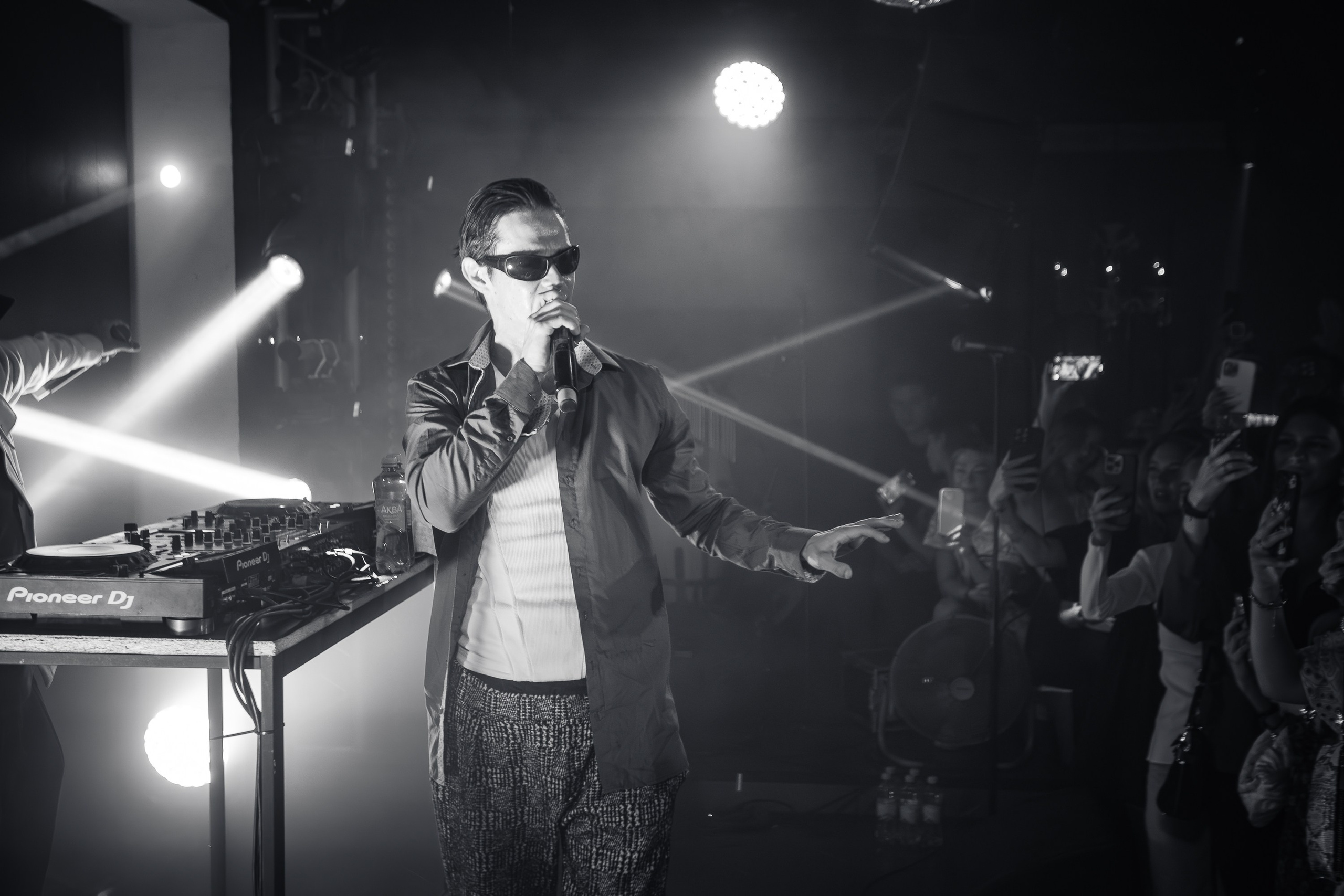 «КРАВЦ"_Чайка на пляже_Ялта_27.08.2025 г. Аминов Руслан | Фотограф