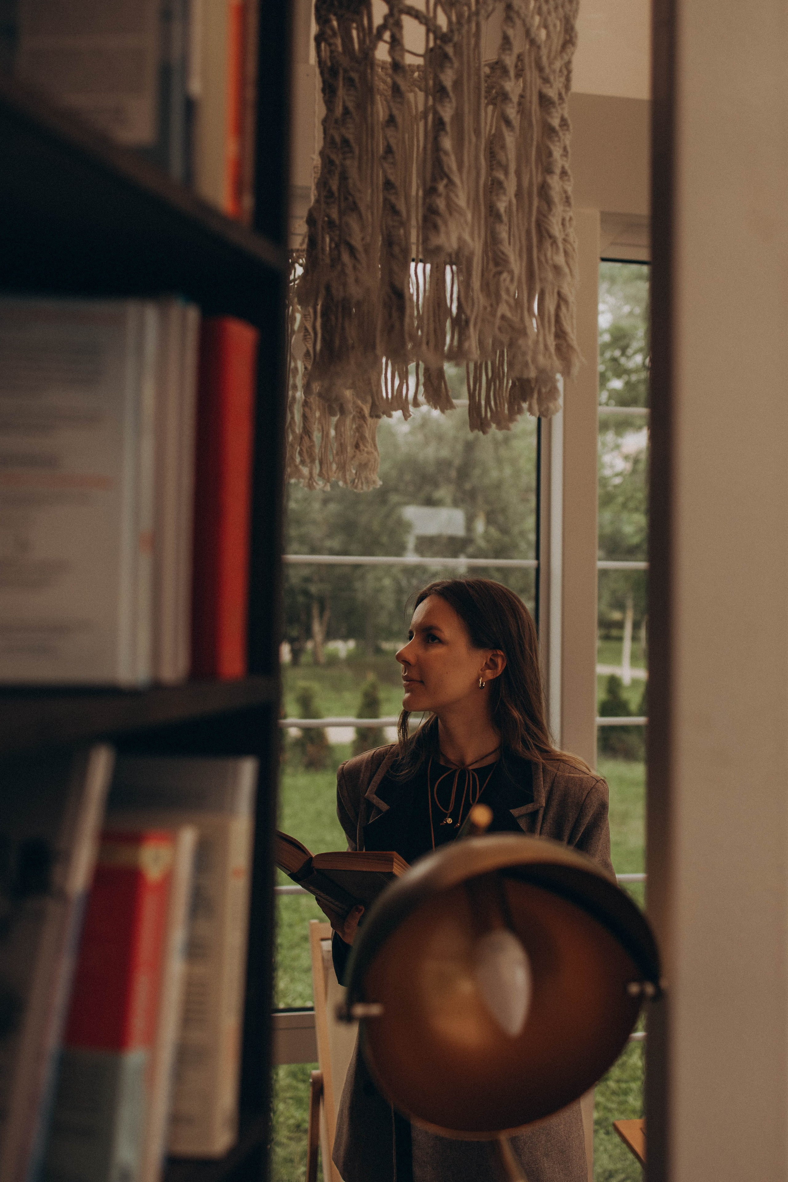 Ирина лесная библиотека. Фотограф lifestylе в Москве Пшеничная Анастасия