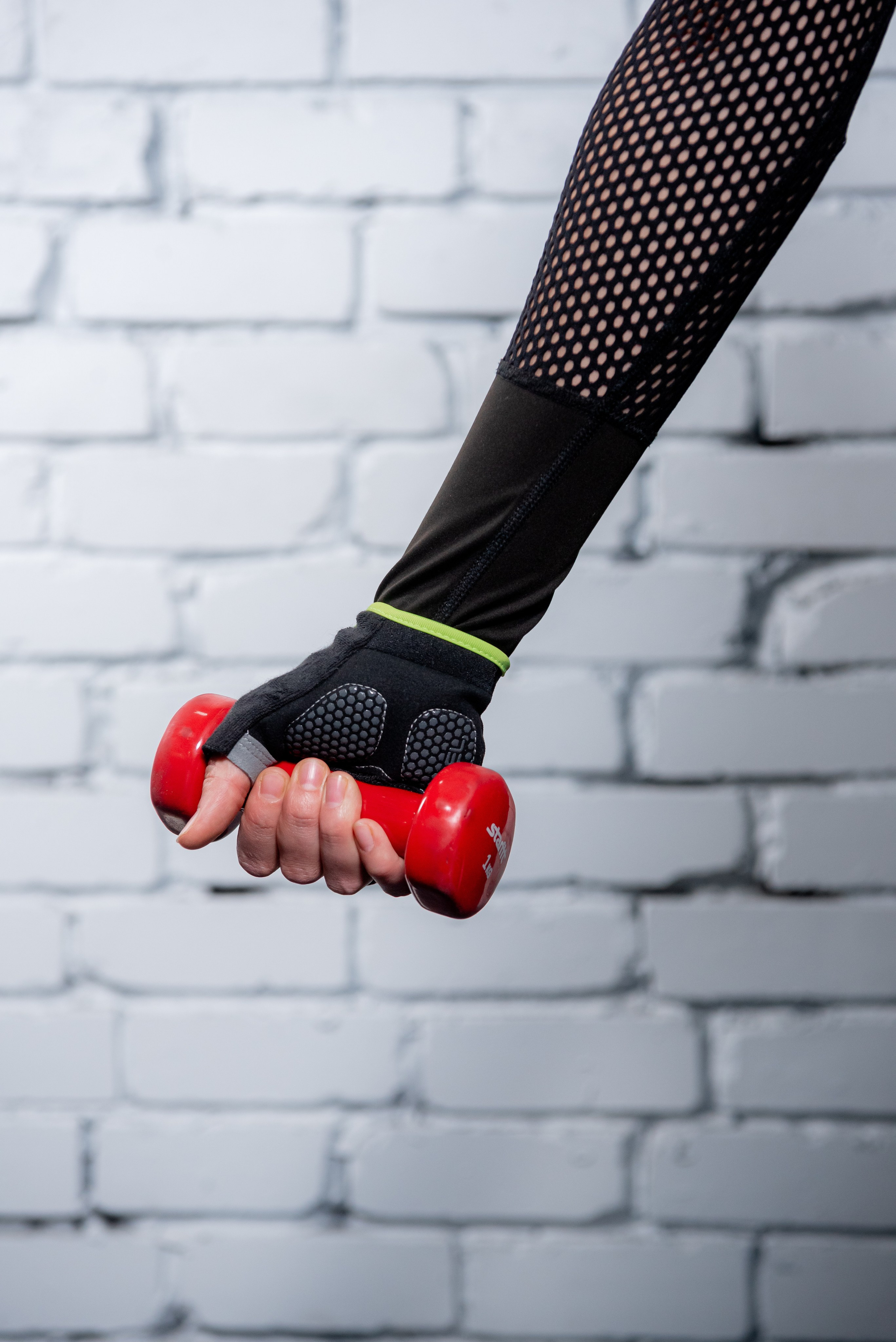 Перчатки для занятий спортом. Фотограф в Волгограде и Волжском Александр Горбань