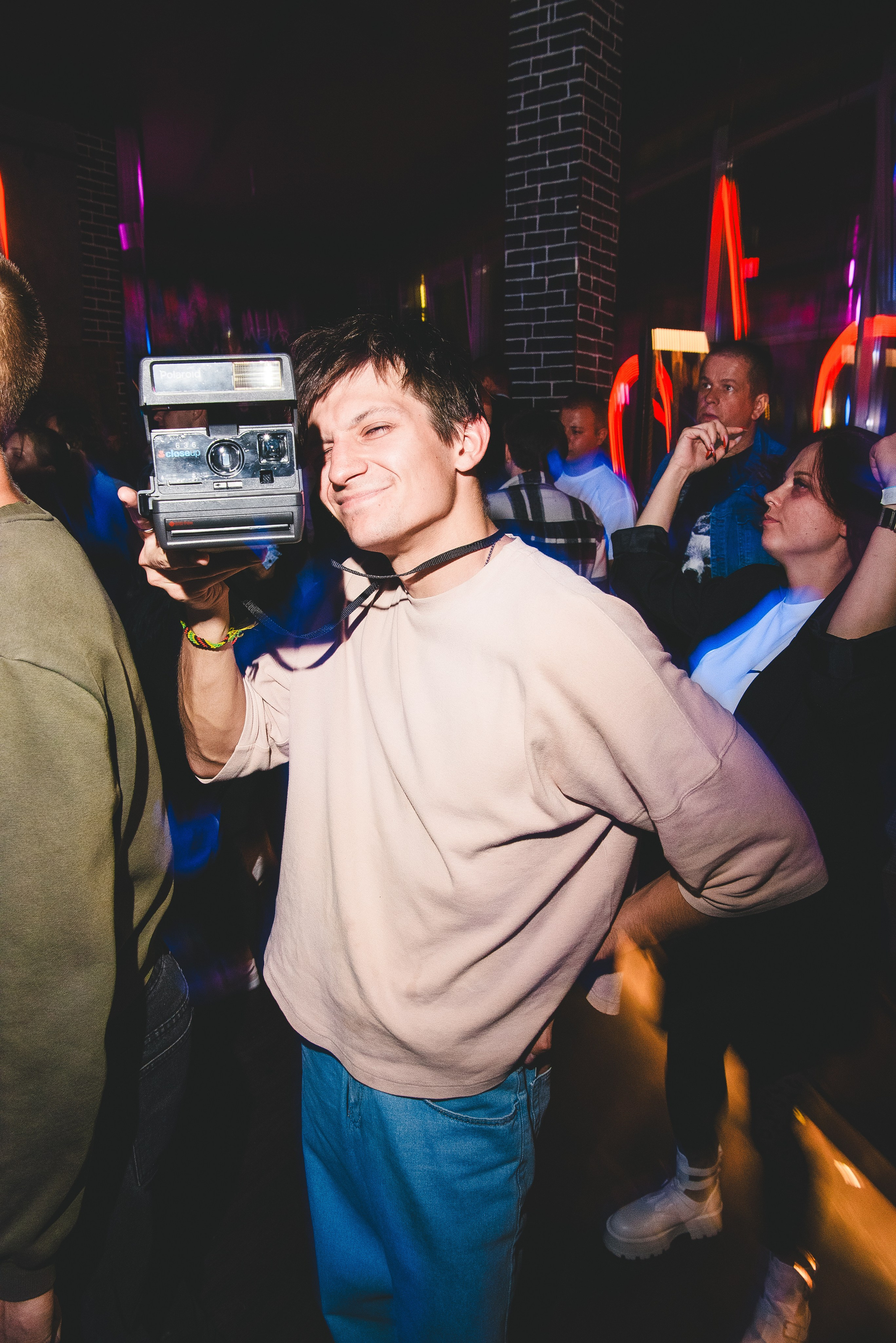 Фотоотчёты о вечеринках для НеБар Волгоград. Или стиль «пьяный фотограф». Фотограф в Волгограде и Волжском Александр Горбань