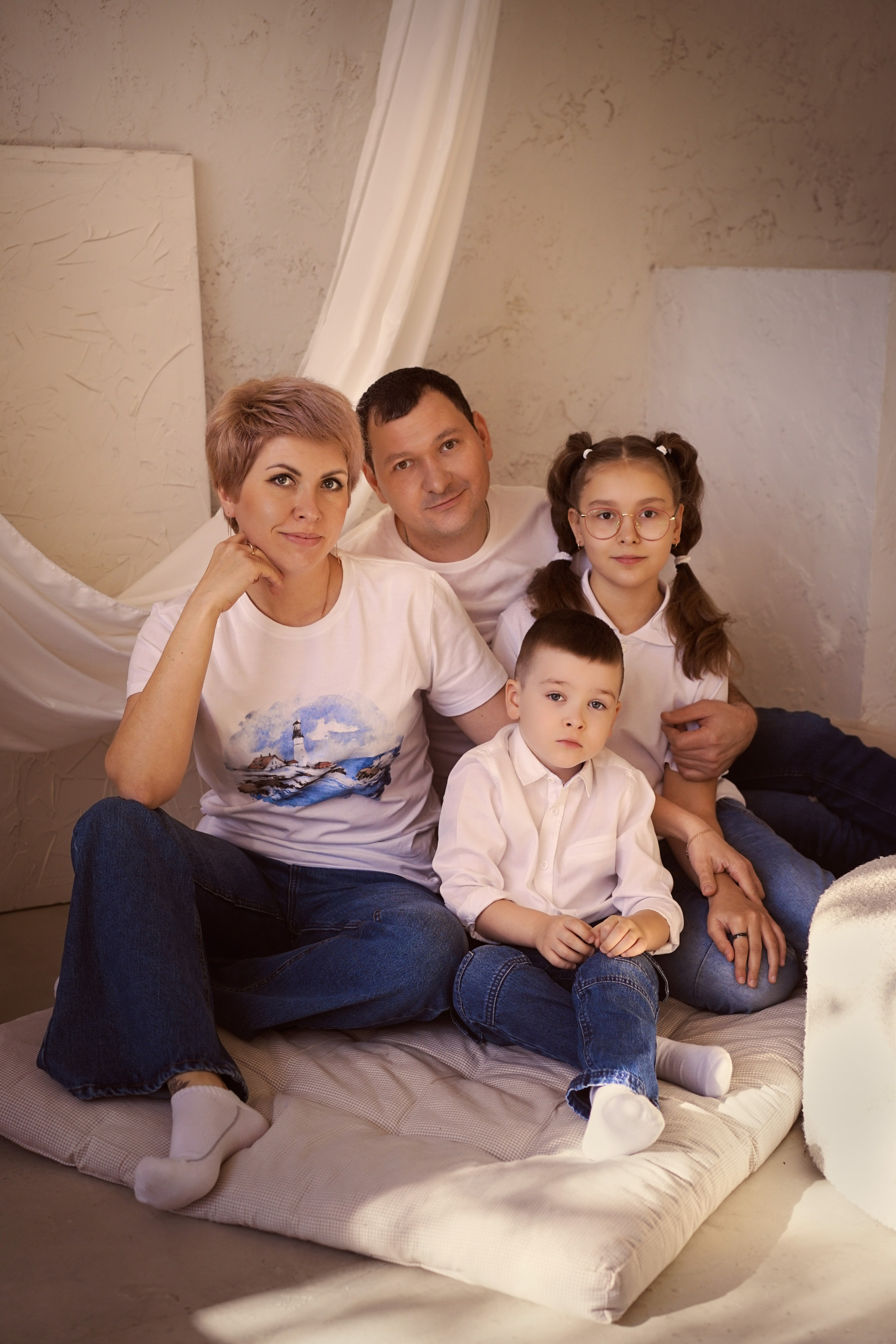 Альбом "Семейная фотосессия в студии". ФОТОГРАФ Лидия Баженова