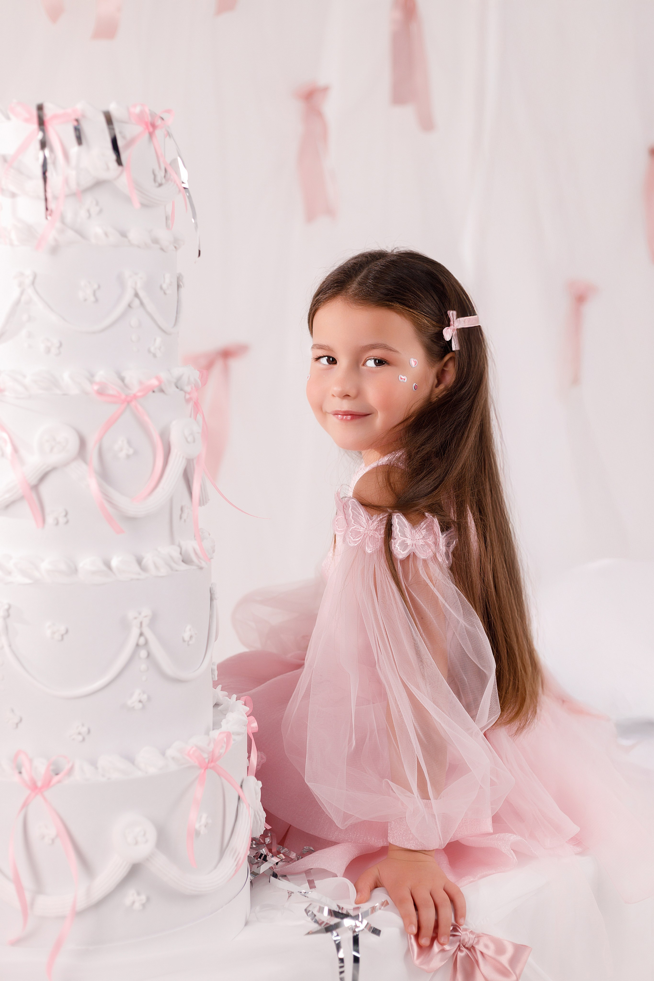 Фотосессия на день рождения девочки в Сочи. Детский студийный фотограф Сочи