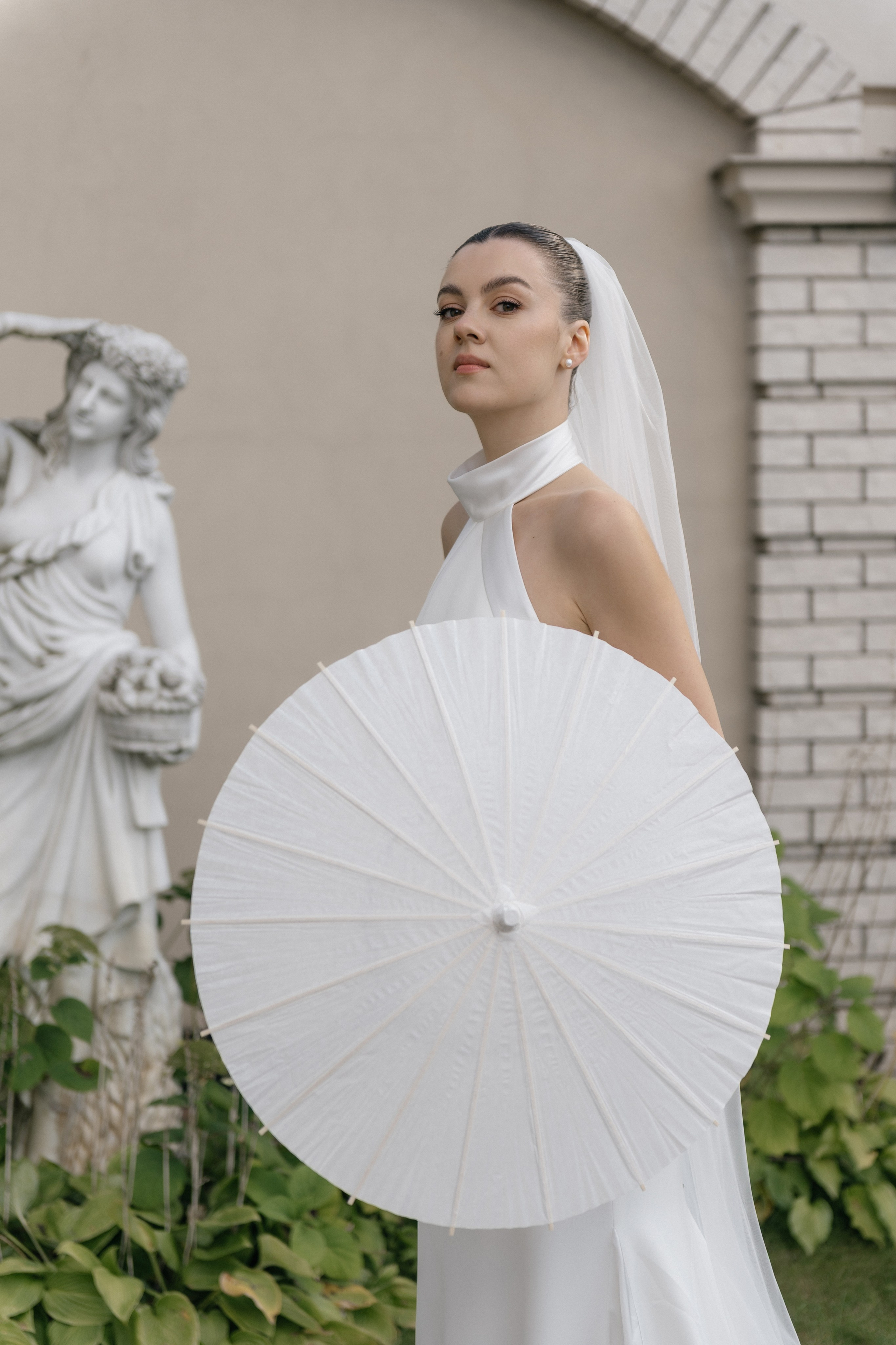 Wedding day in VERSAL PARK. Wedding PHOTOGRAPHER Andrew Vnukov