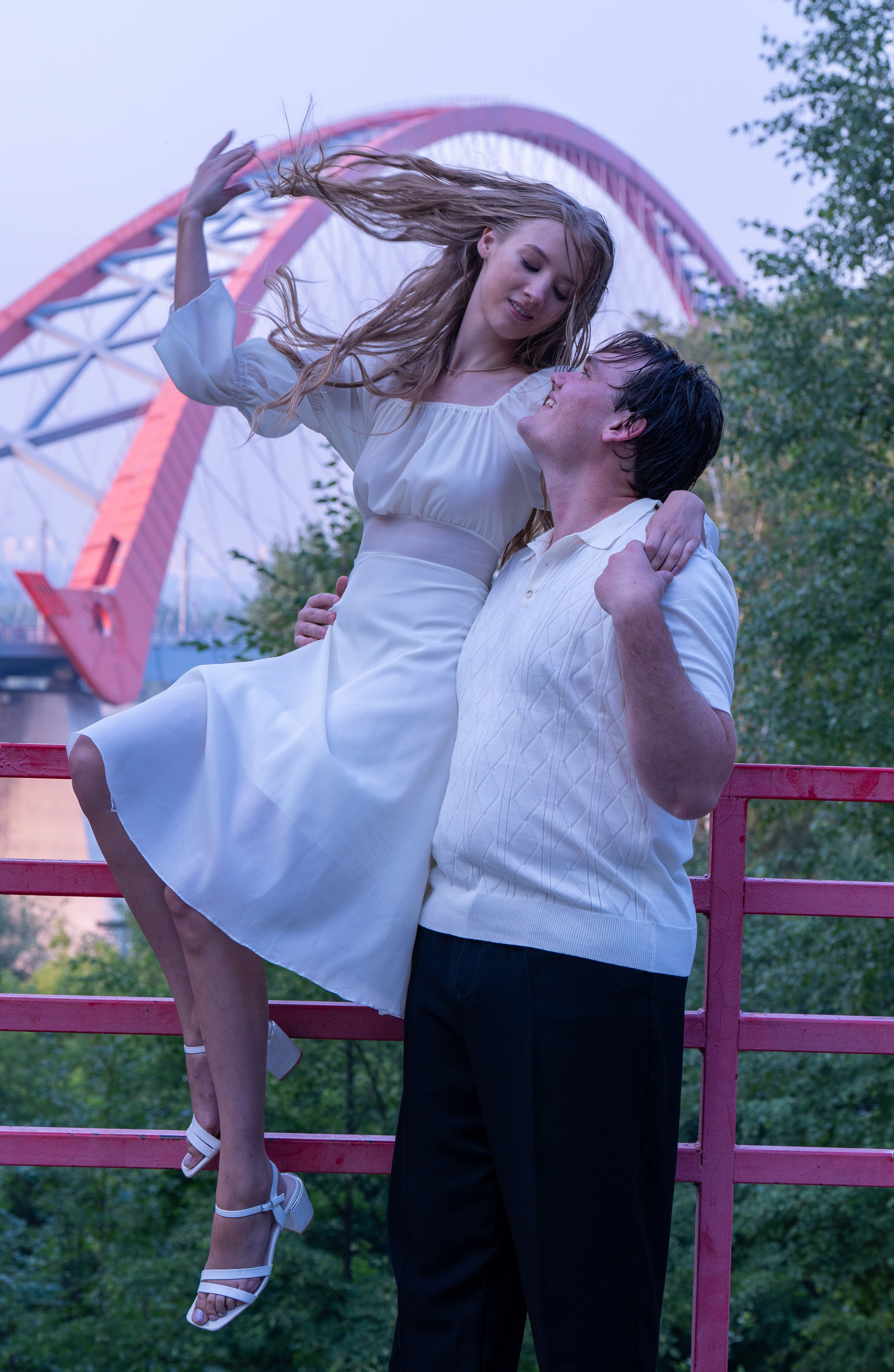 Фотосъемка Новосибирск снял love-story  для позитивной пары в Бугринской роще