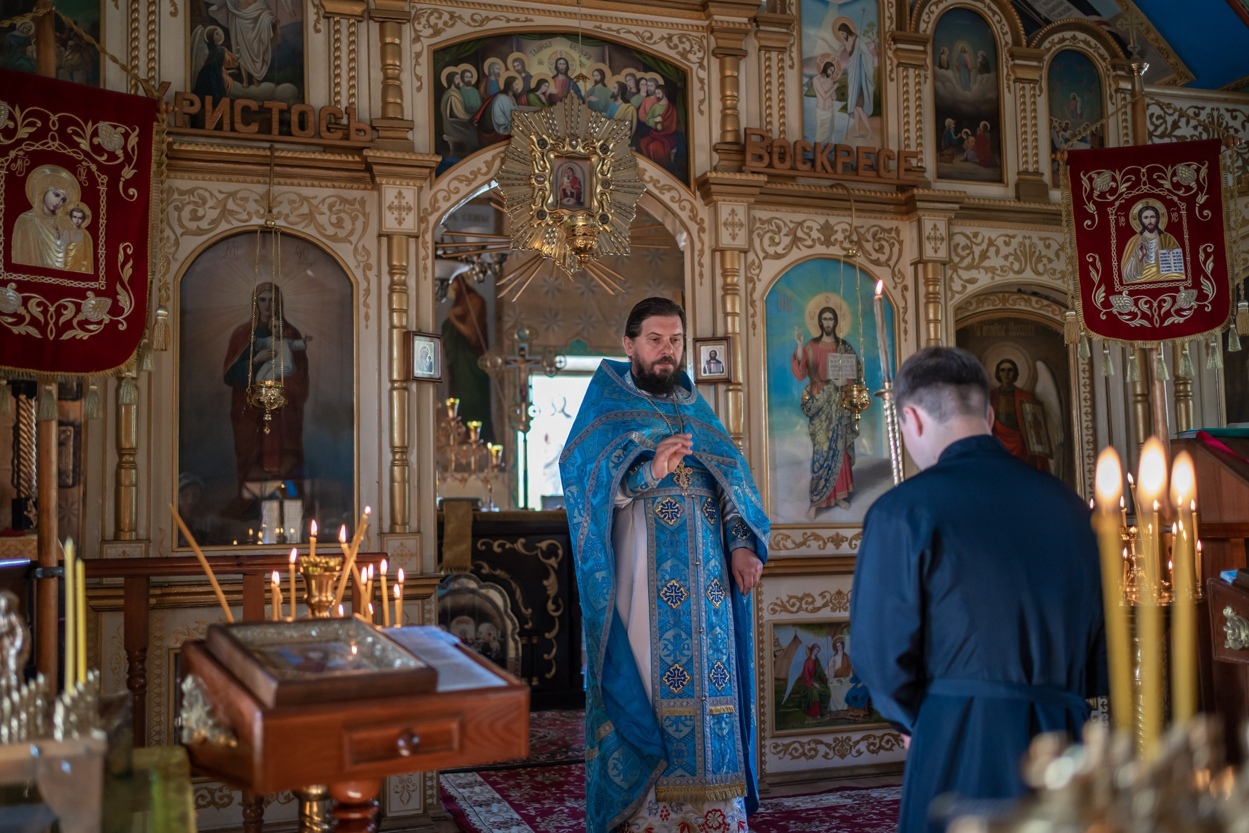 Праздник в честь иконы Казанской в Никольском храме, г. Первомайск ЛНР. Фотограф Таинств Луганск