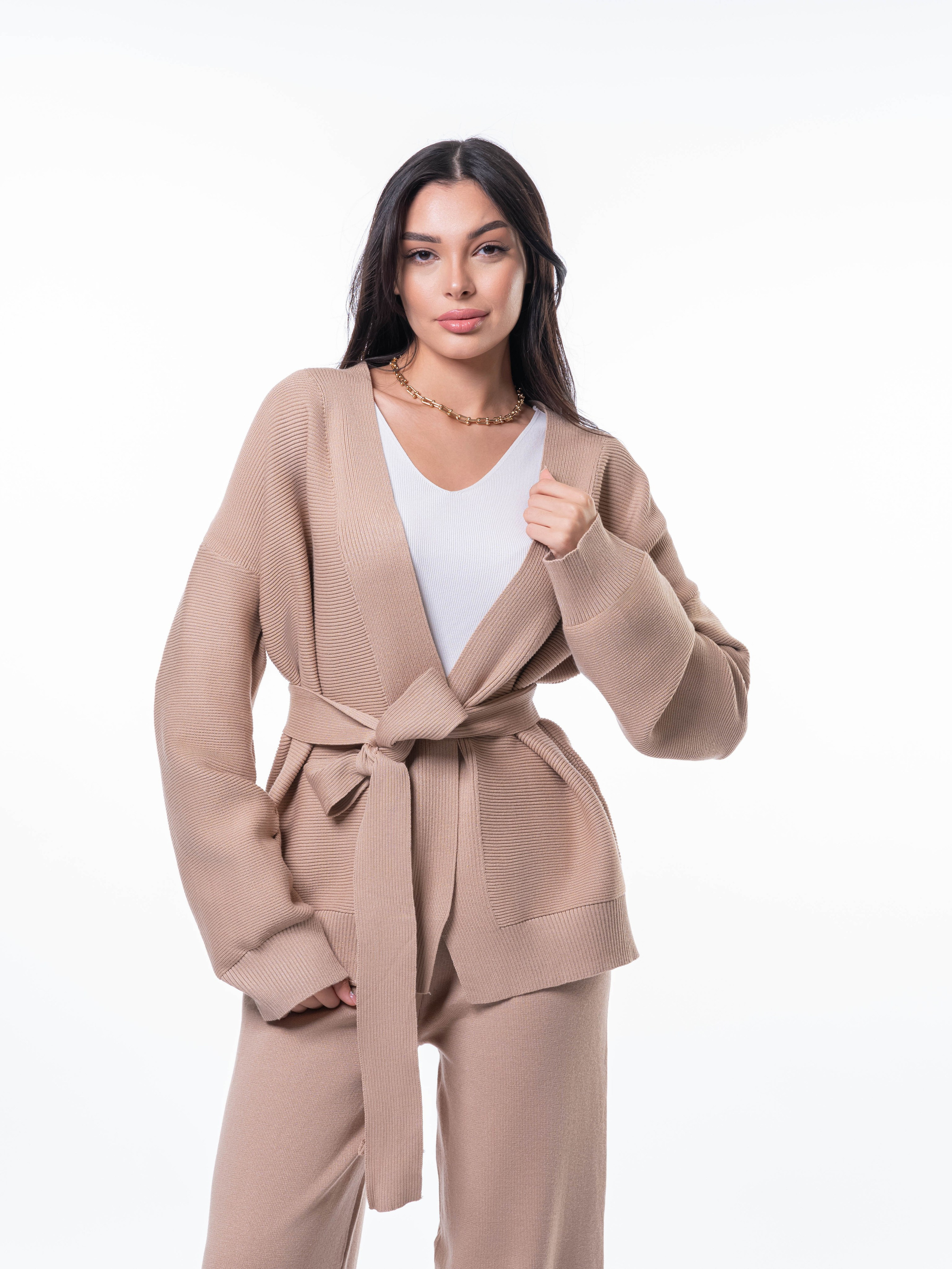 Каталог Девушки. Студия рекламной и предметной съемки товаров WELKO Studio