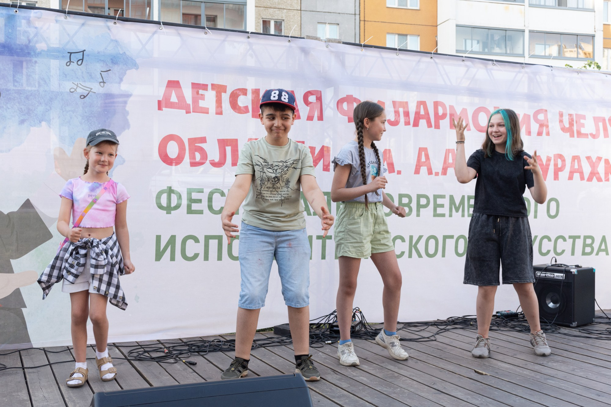 Фестиваль современного исполнительского искусства (Сквер Академ Риверсайд). Фотограф Максим Буряк