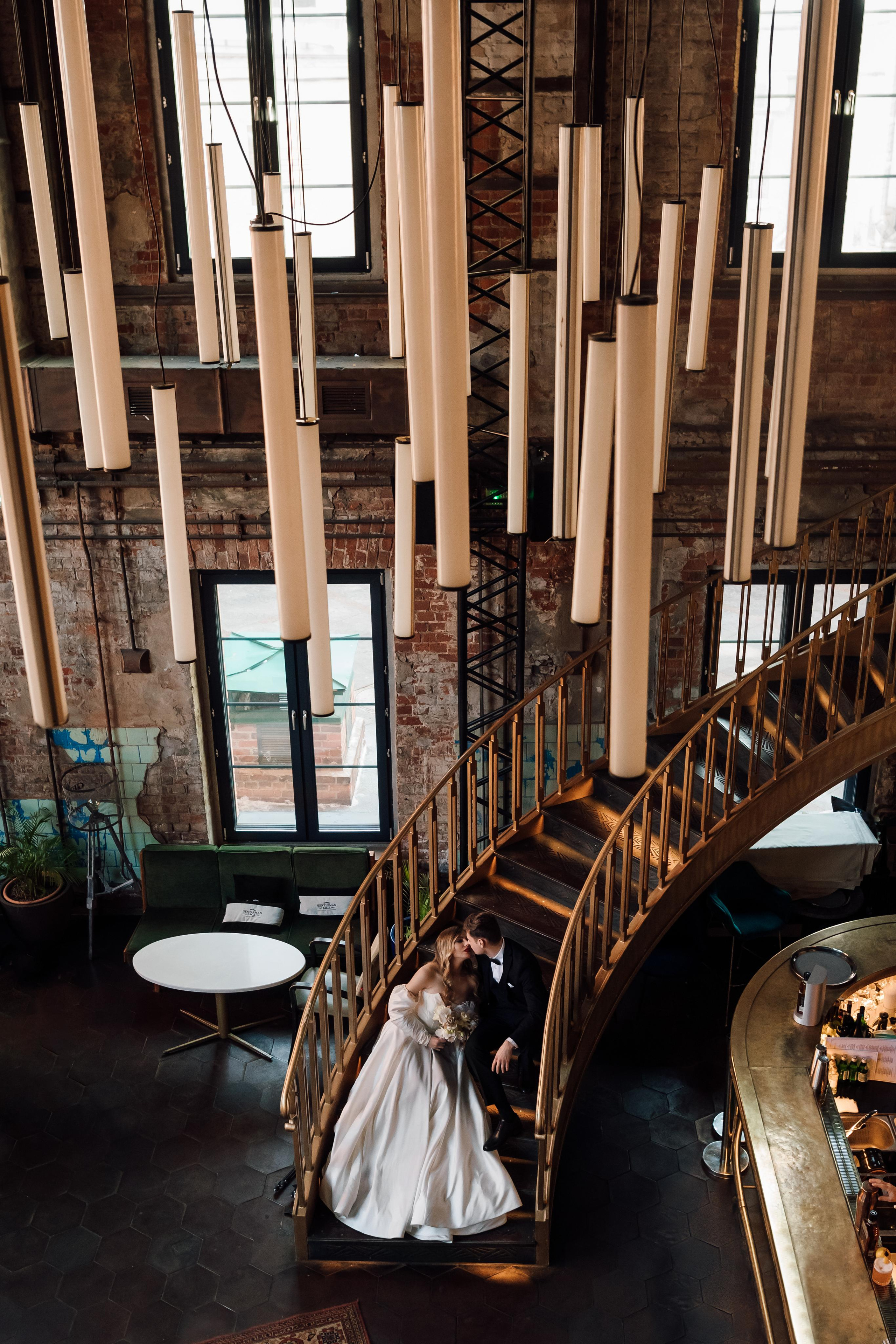 Настя и Ян. Бар Котельная. Свадебный и семейный фотограф в Москве Евгения Лисина