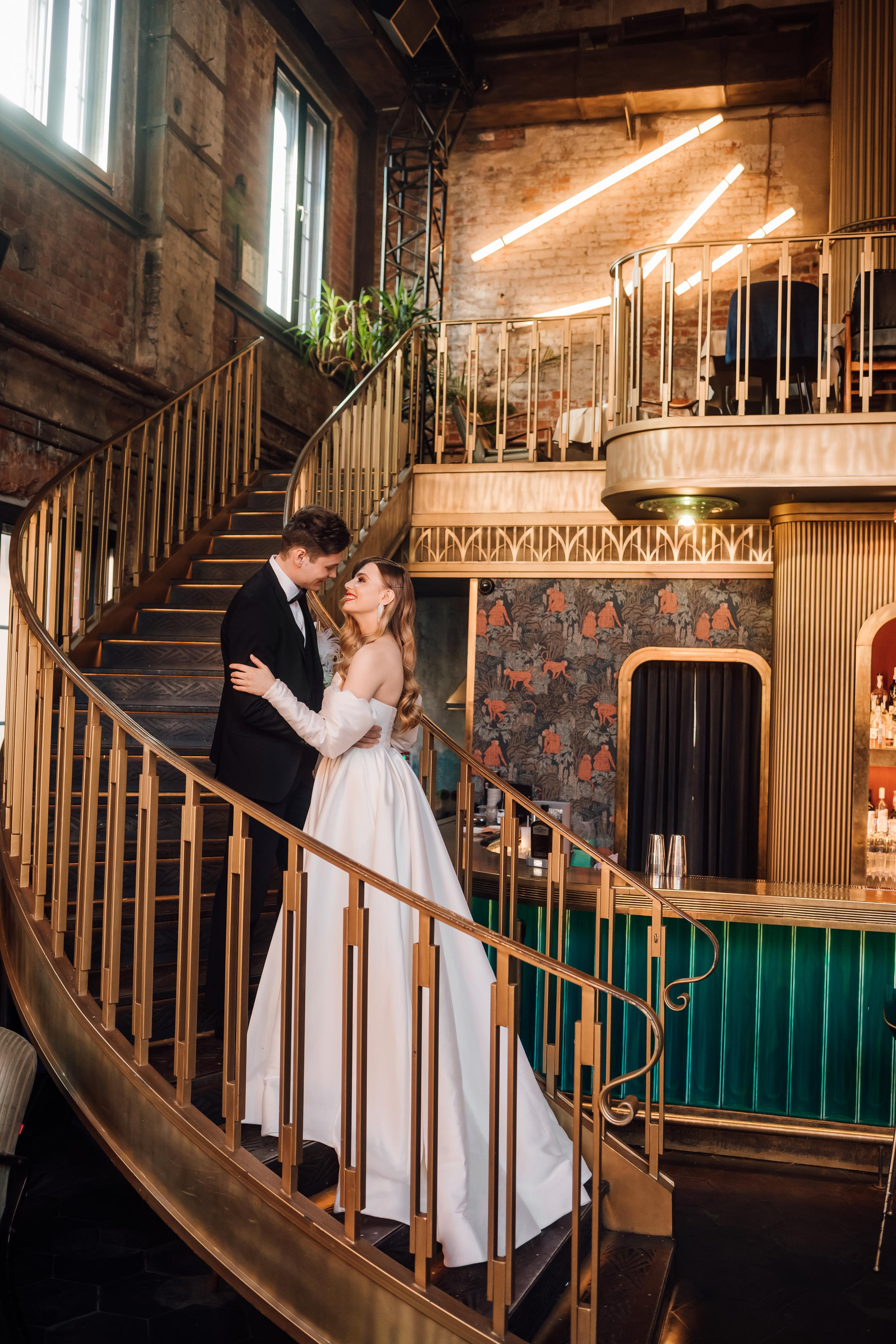 Настя и Ян. Бар Котельная. Свадебный и семейный фотограф в Москве Евгения Лисина