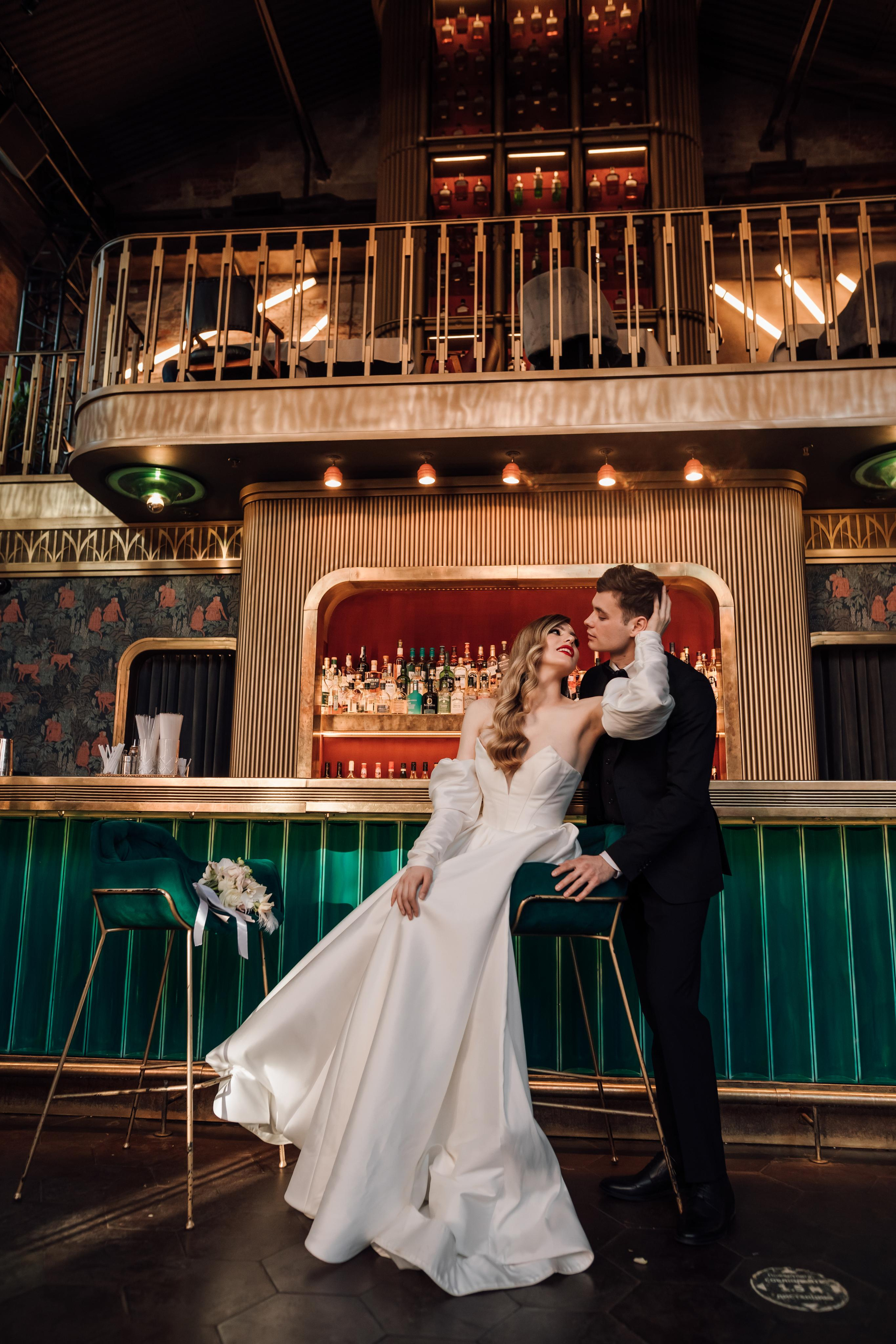 Настя и Ян. Бар Котельная. Свадебный и семейный фотограф в Москве Евгения Лисина