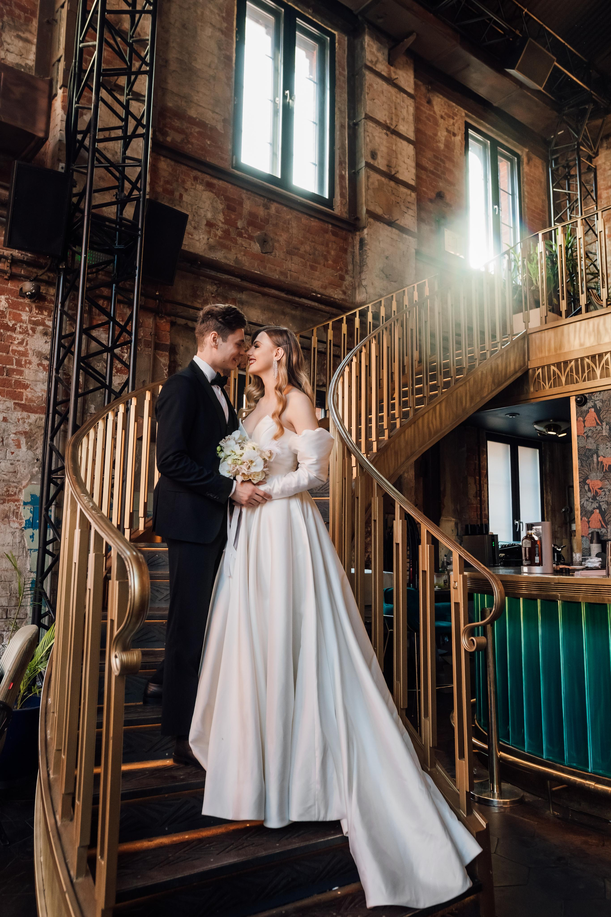 Настя и Ян. Бар Котельная. Свадебный и семейный фотограф в Москве Евгения Лисина