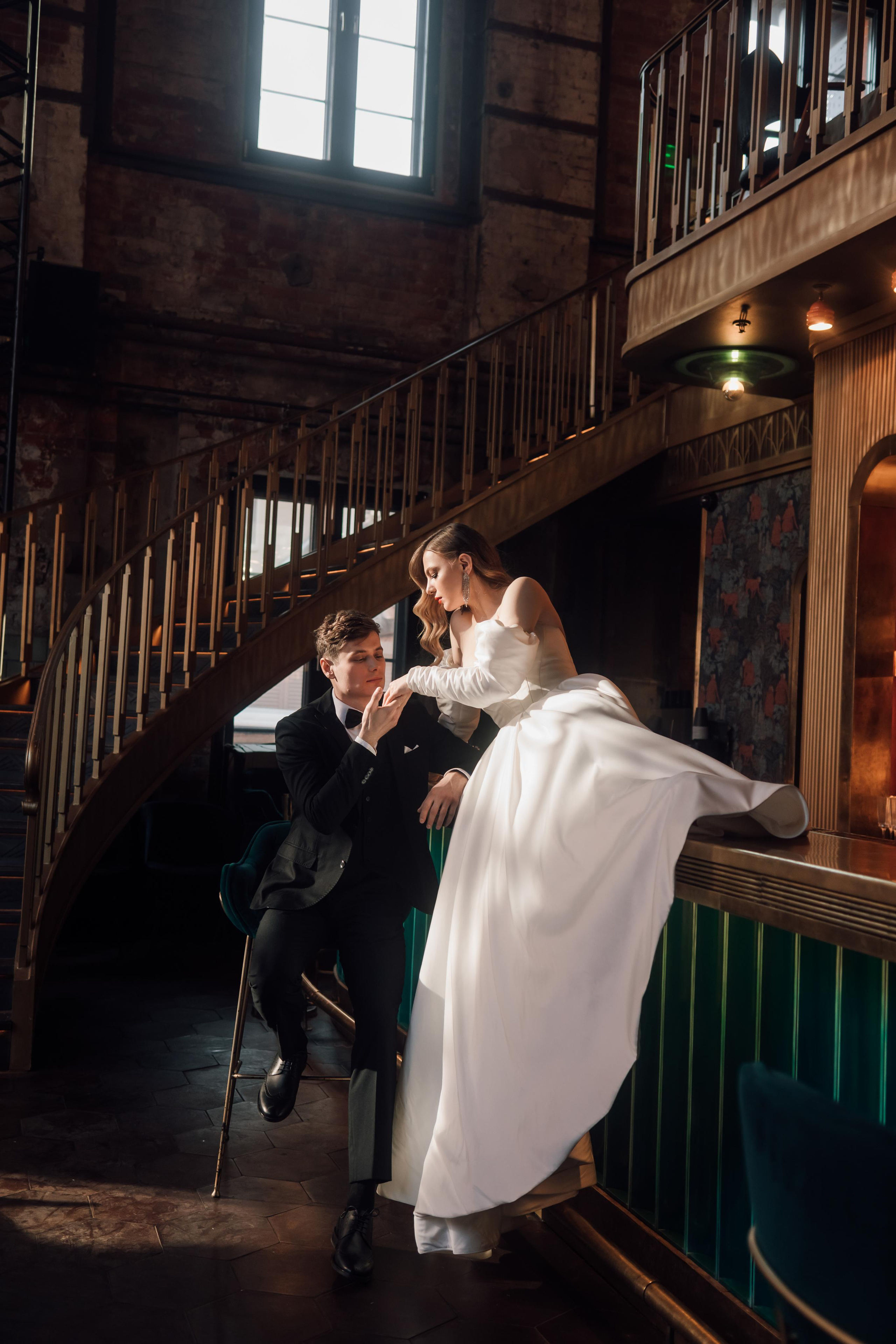 Настя и Ян. Бар Котельная. Свадебный и семейный фотограф в Москве Евгения Лисина