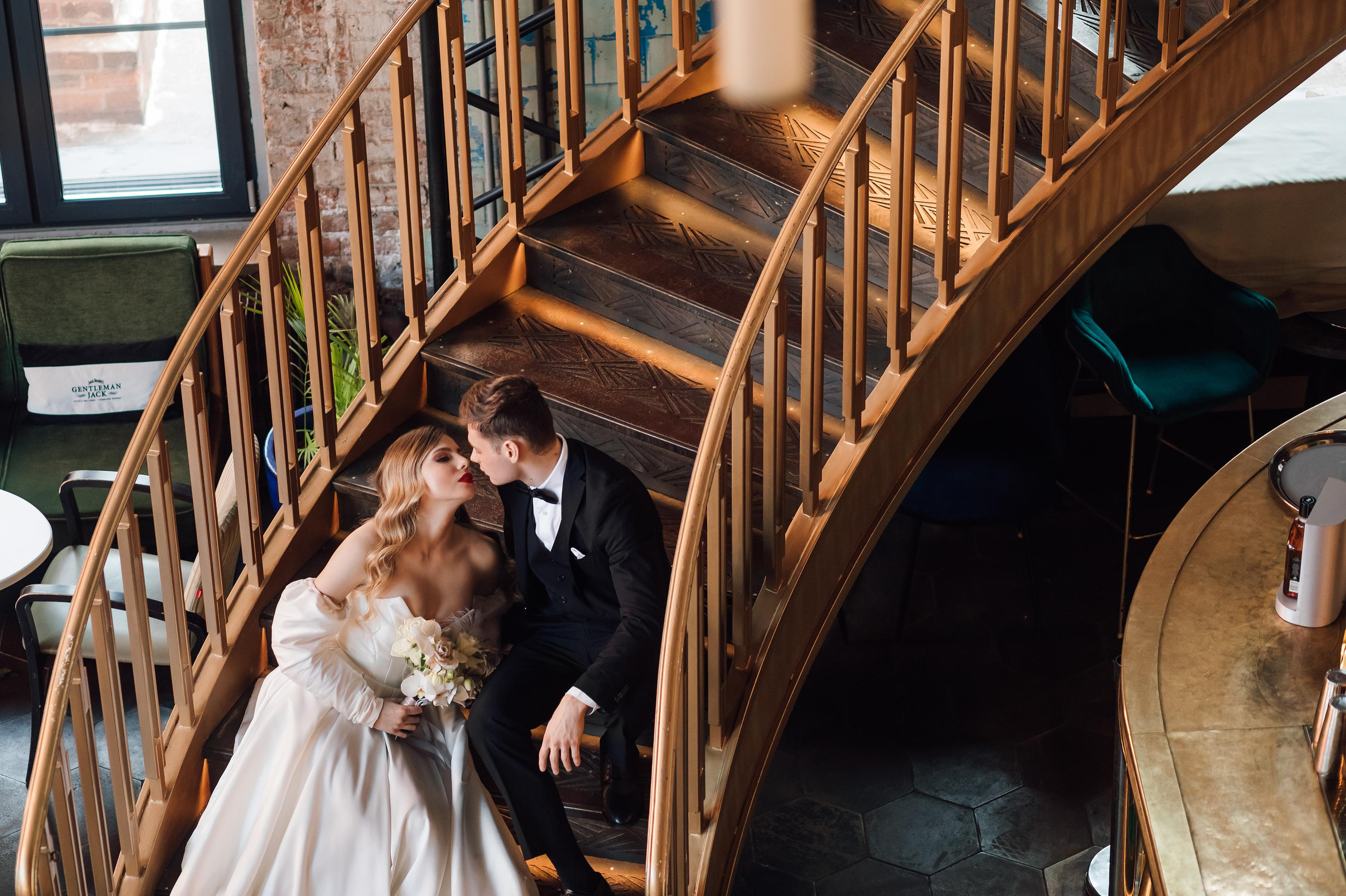 Настя и Ян. Бар Котельная. Свадебный и семейный фотограф в Москве Евгения Лисина