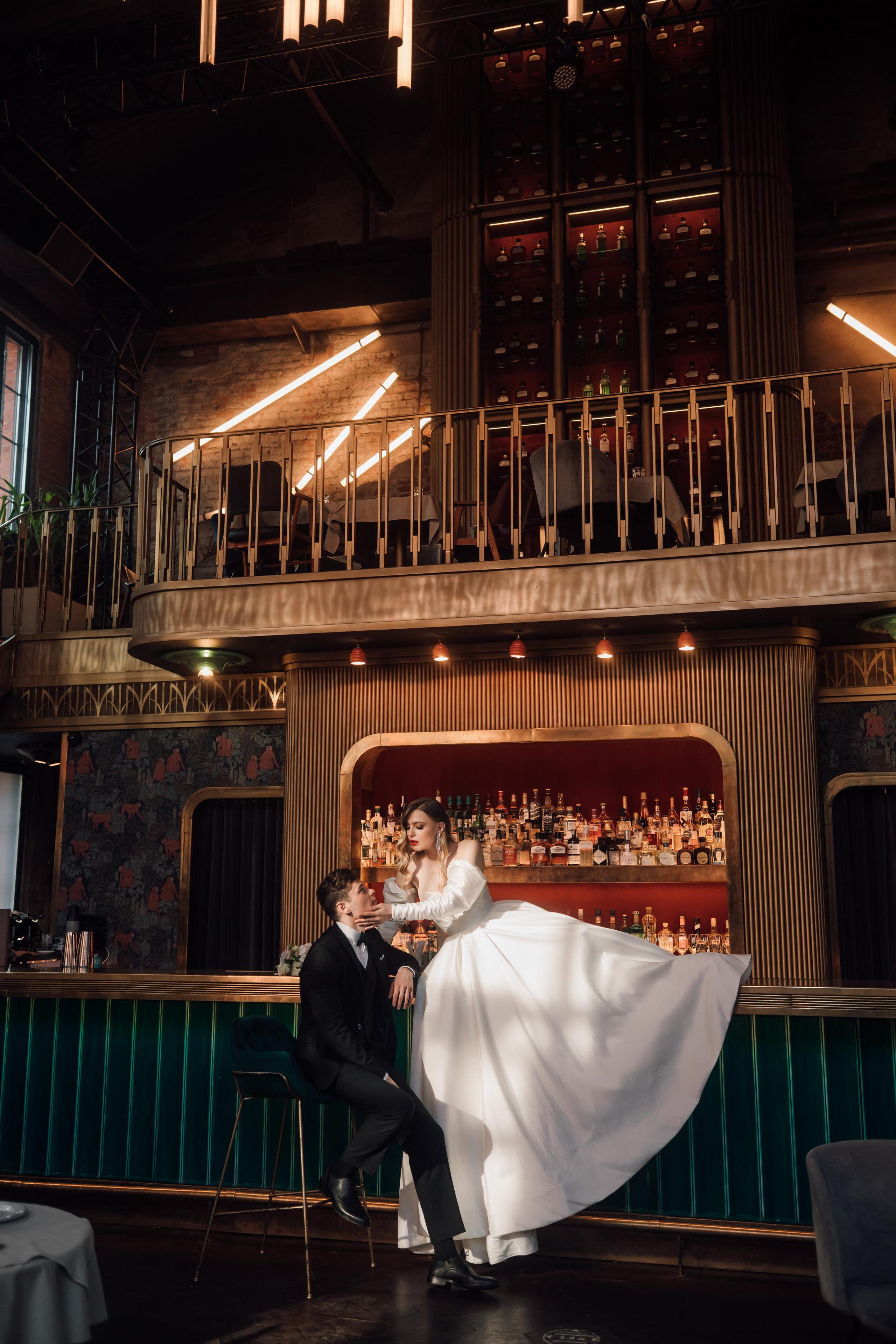 Настя и Ян. Бар Котельная. Свадебный и семейный фотограф в Москве Евгения Лисина