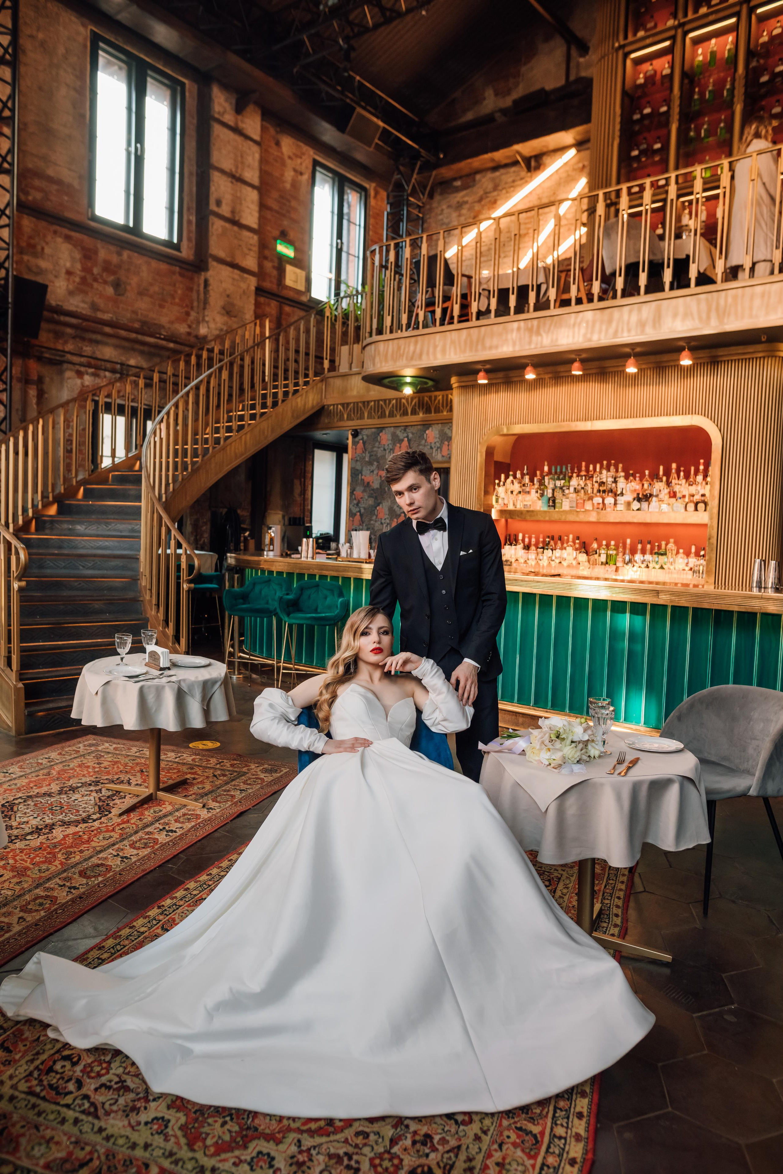 Настя и Ян. Бар Котельная. Свадебный и семейный фотограф в Москве Евгения Лисина