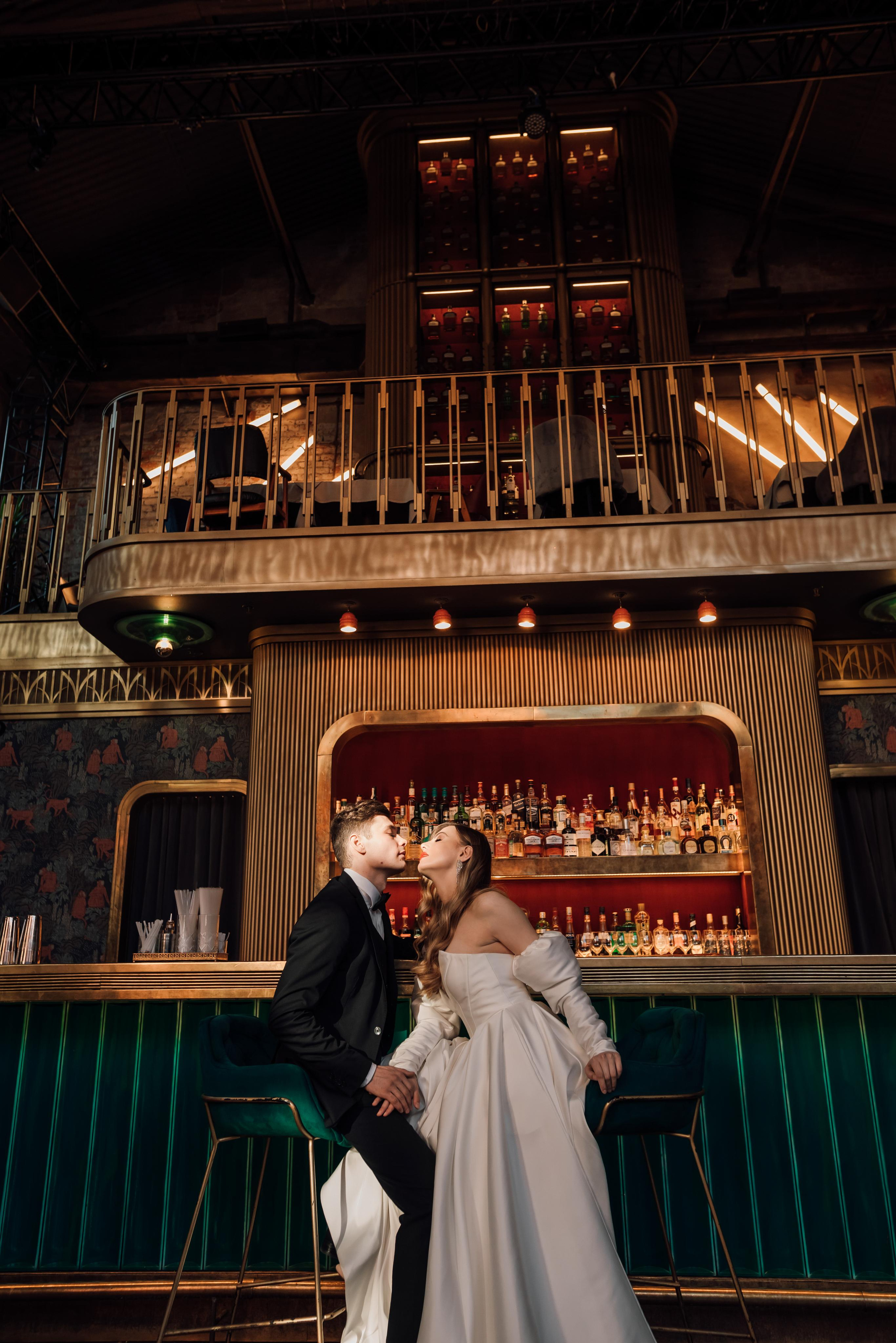 Настя и Ян. Бар Котельная. Свадебный и семейный фотограф в Москве Евгения Лисина