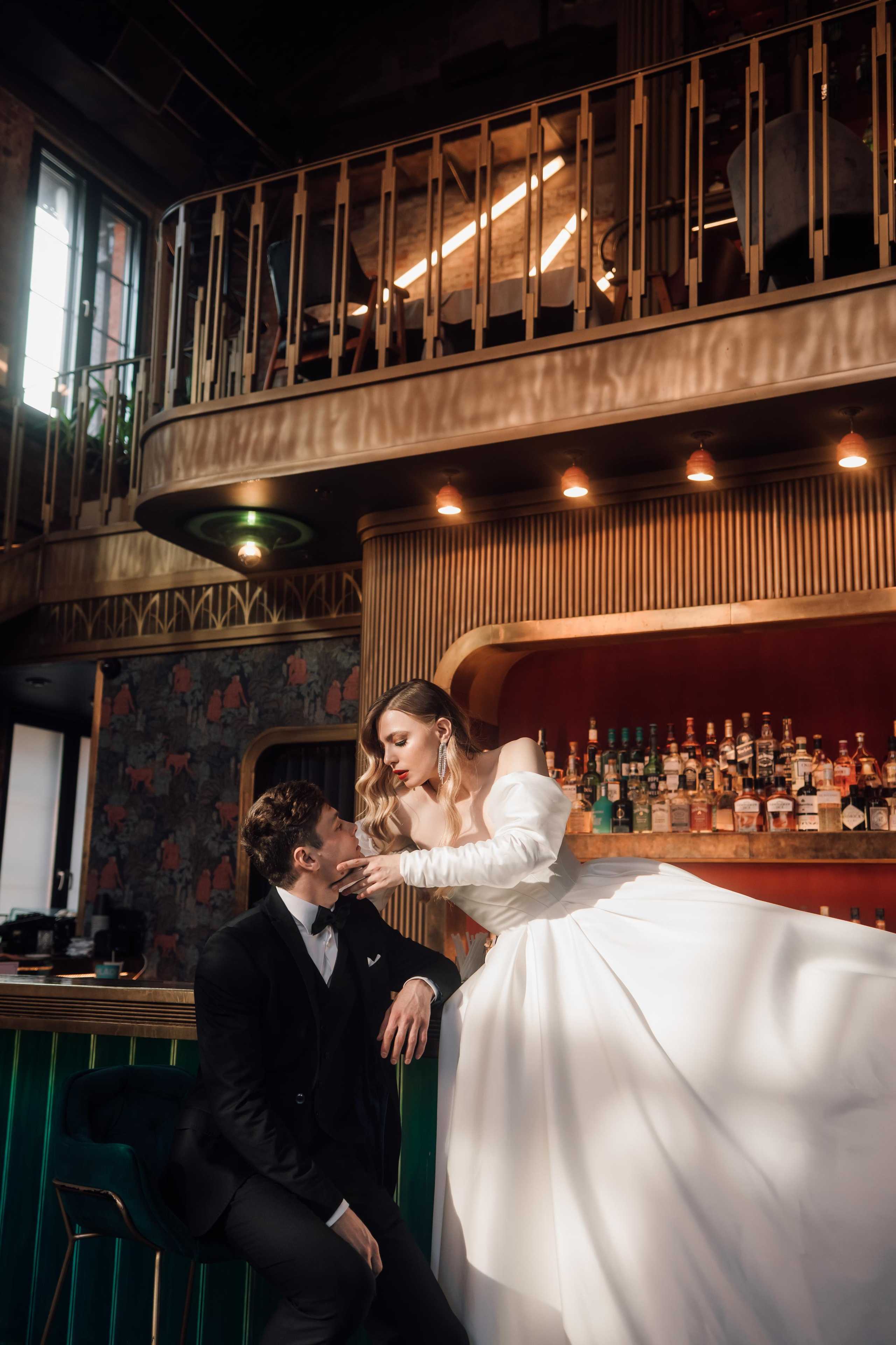 Настя и Ян. Бар Котельная. Свадебный и семейный фотограф в Москве Евгения Лисина