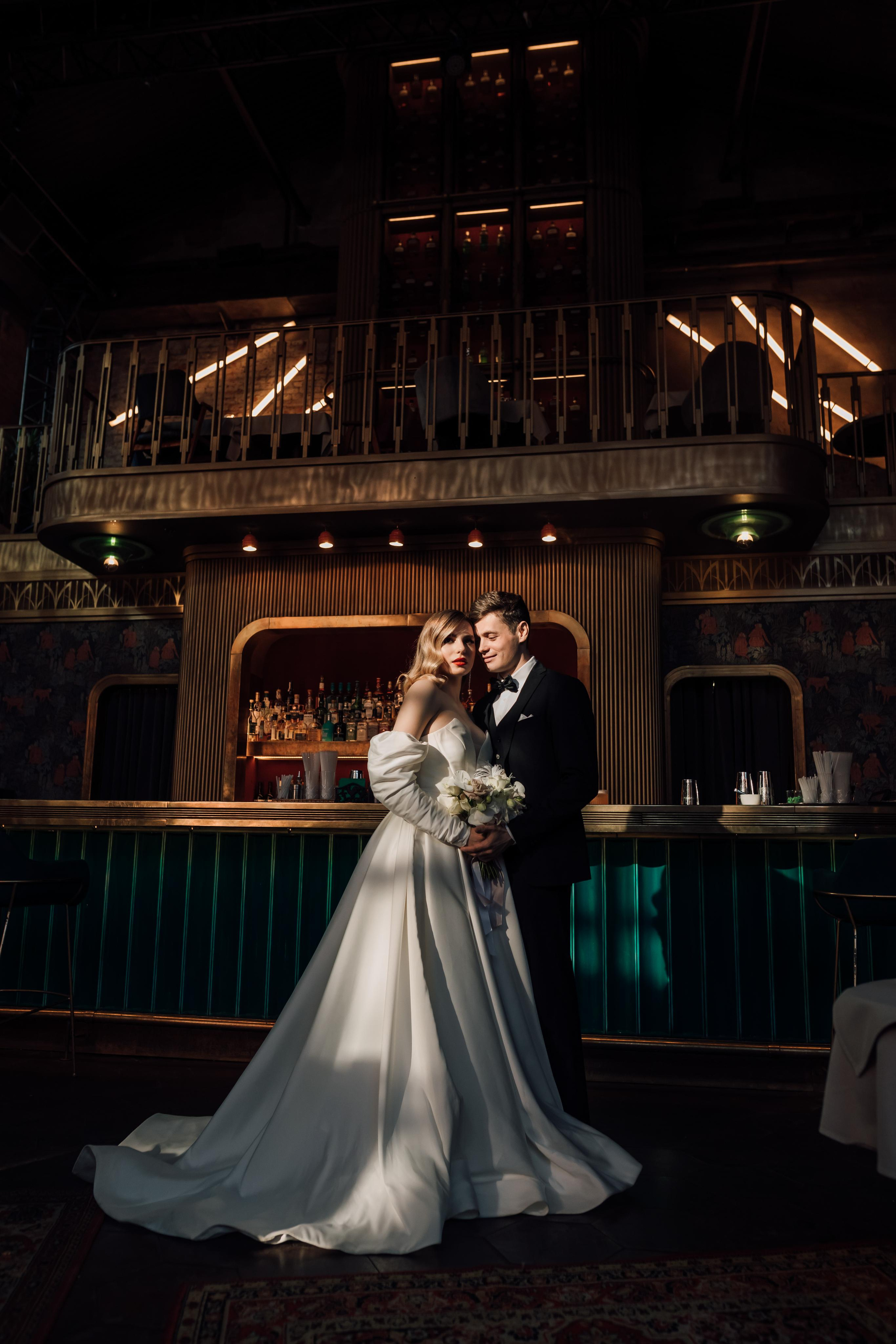 Настя и Ян. Бар Котельная. Свадебный и семейный фотограф в Москве Евгения Лисина