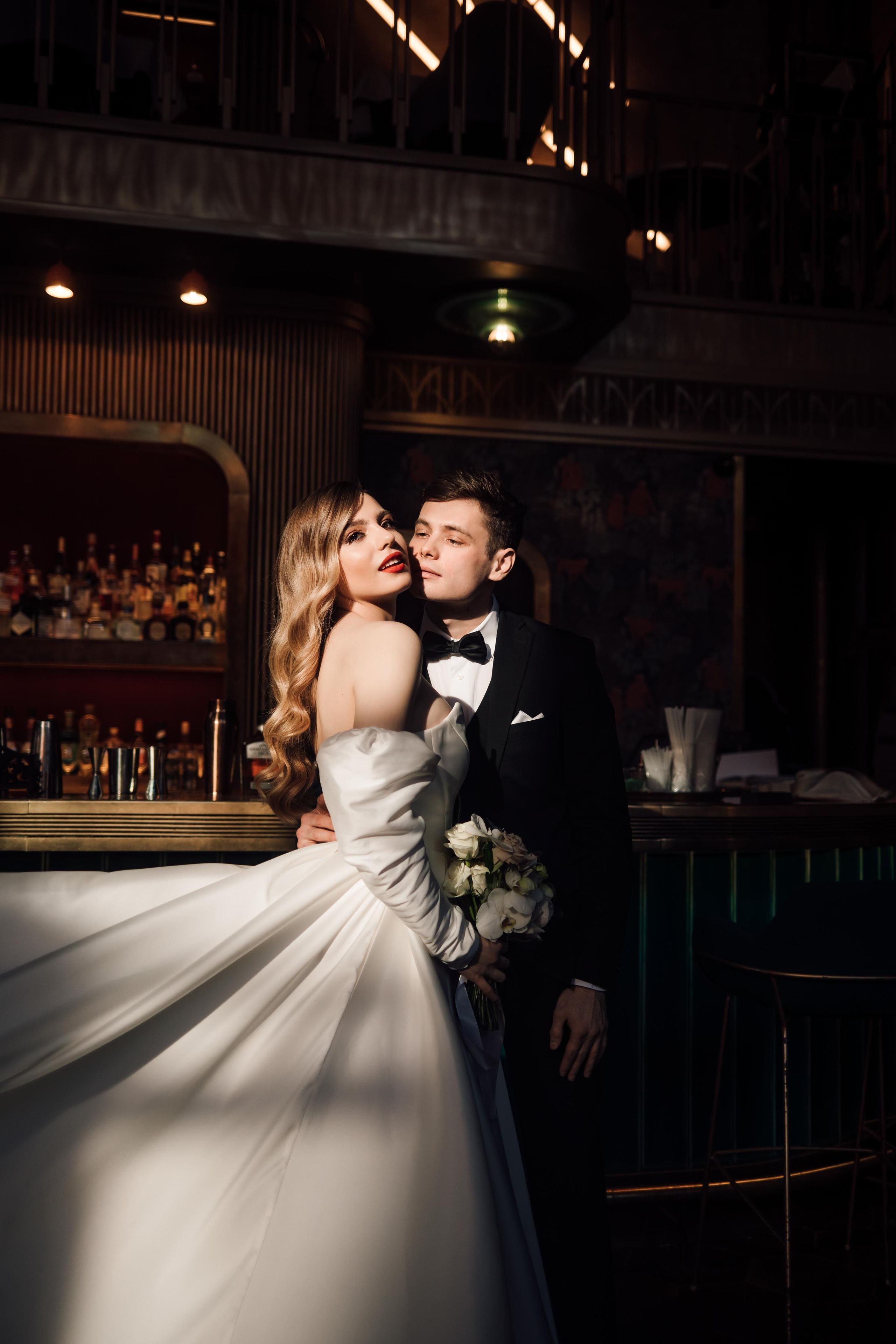 Настя и Ян. Бар Котельная. Свадебный и семейный фотограф в Москве Евгения Лисина