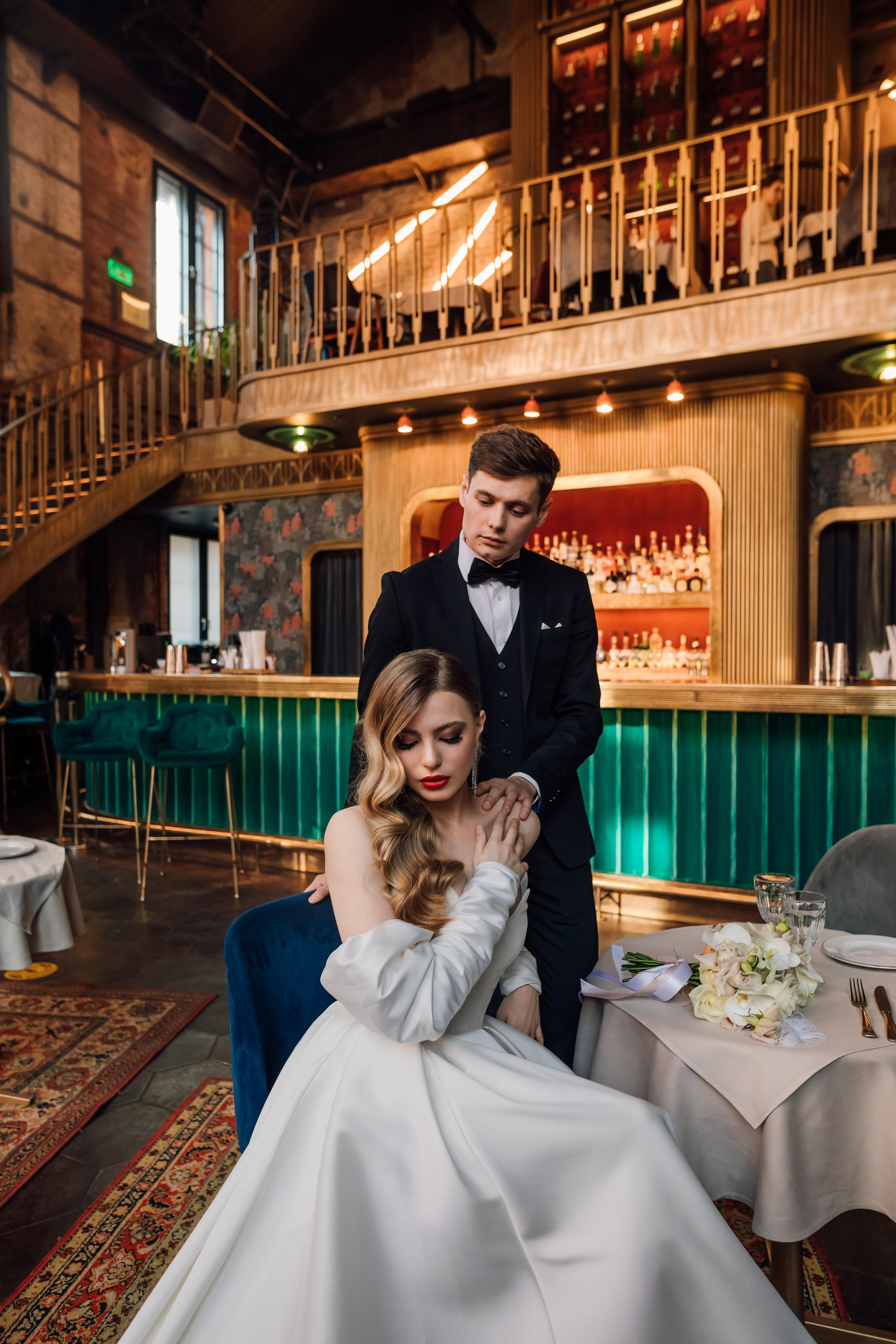 Настя и Ян. Бар Котельная. Свадебный и семейный фотограф в Москве Евгения Лисина