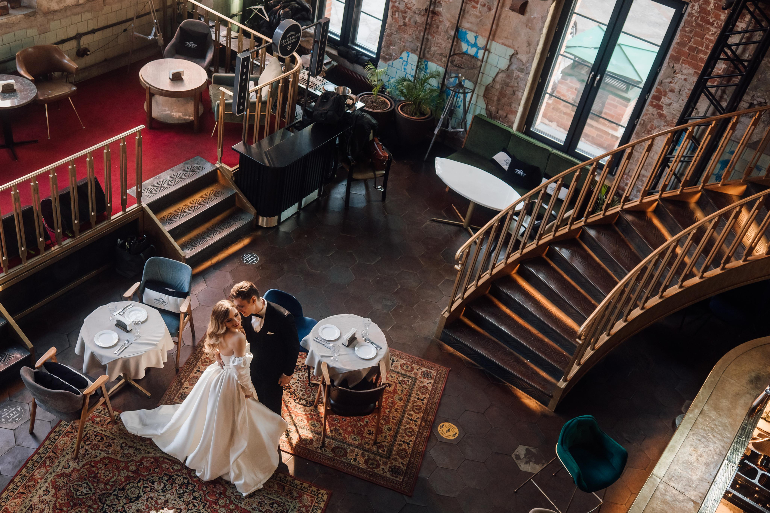 Настя и Ян. Бар Котельная. Свадебный и семейный фотограф в Москве Евгения Лисина