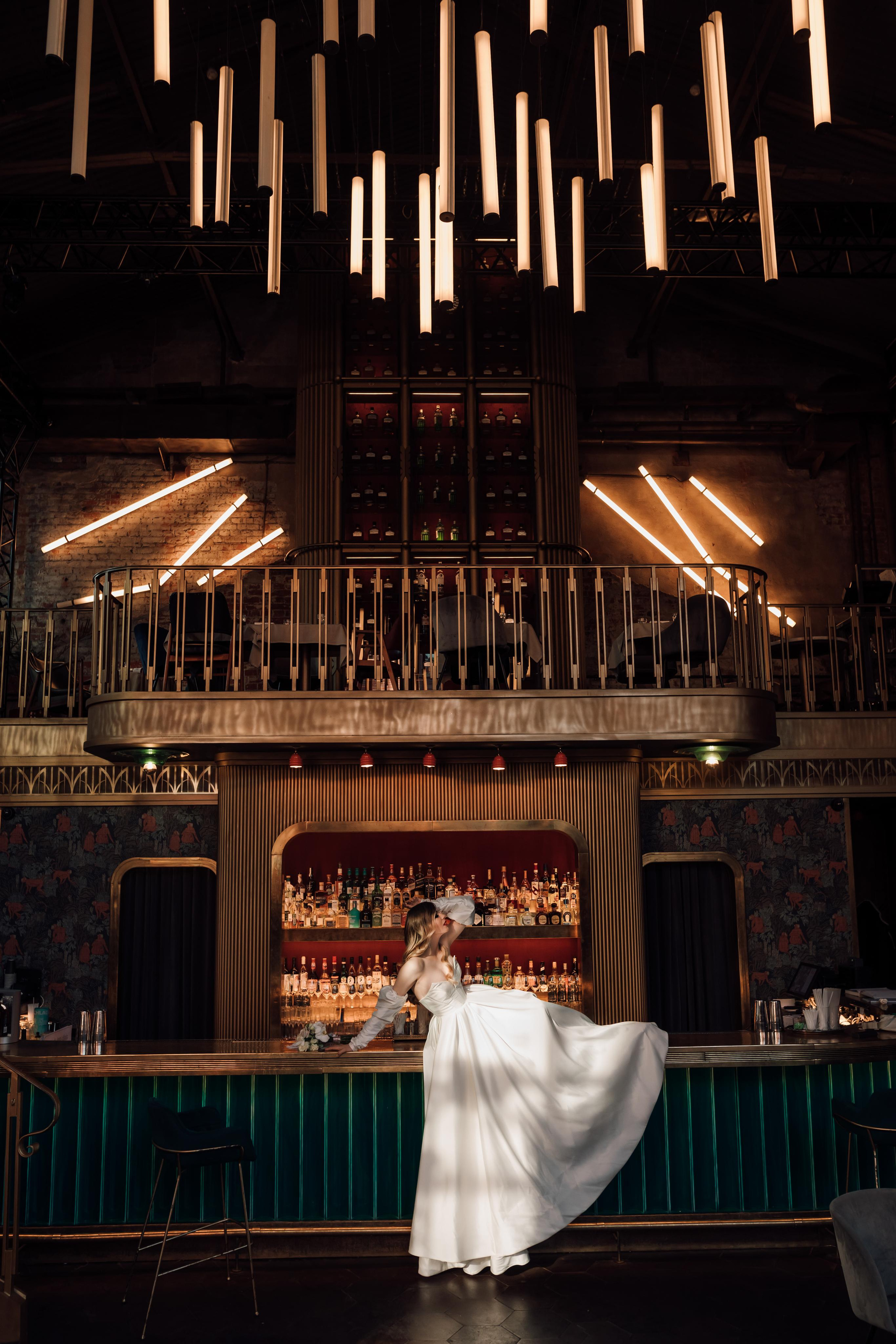 Настя и Ян. Бар Котельная. Свадебный и семейный фотограф в Москве Евгения Лисина