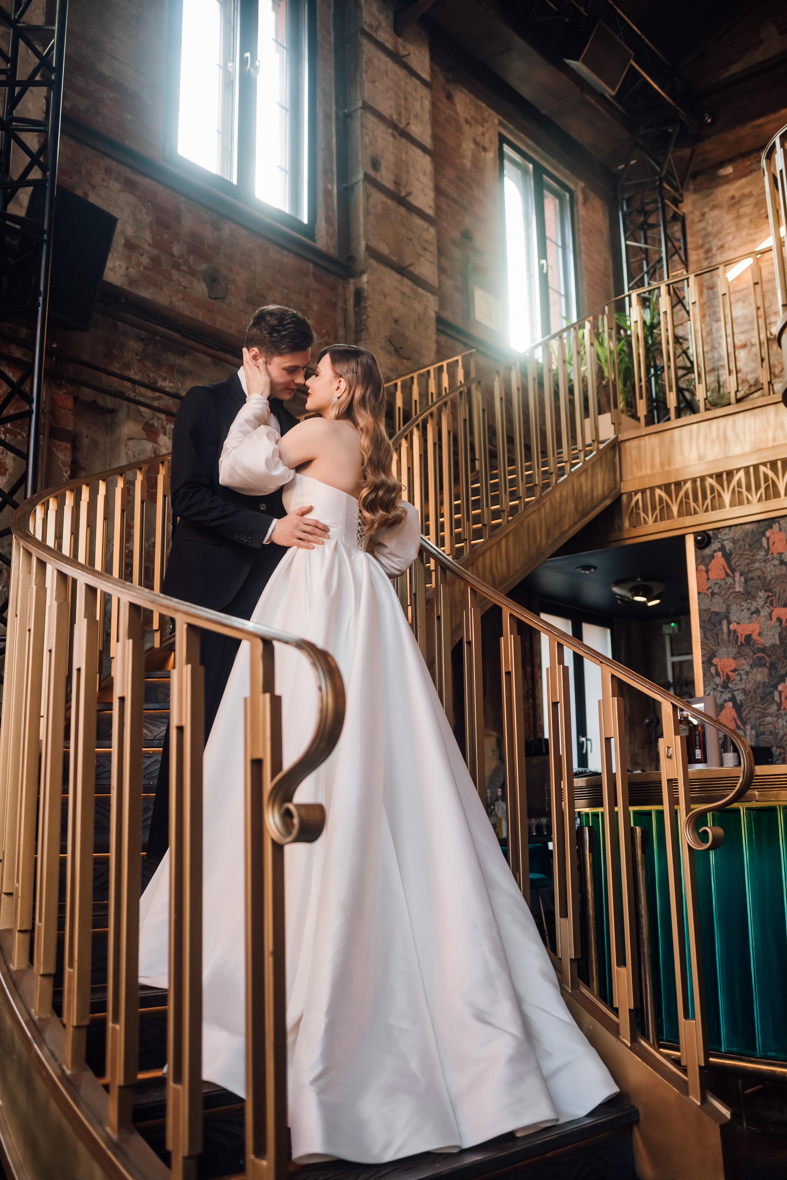 Настя и Ян. Бар Котельная. Свадебный и семейный фотограф в Москве Евгения Лисина