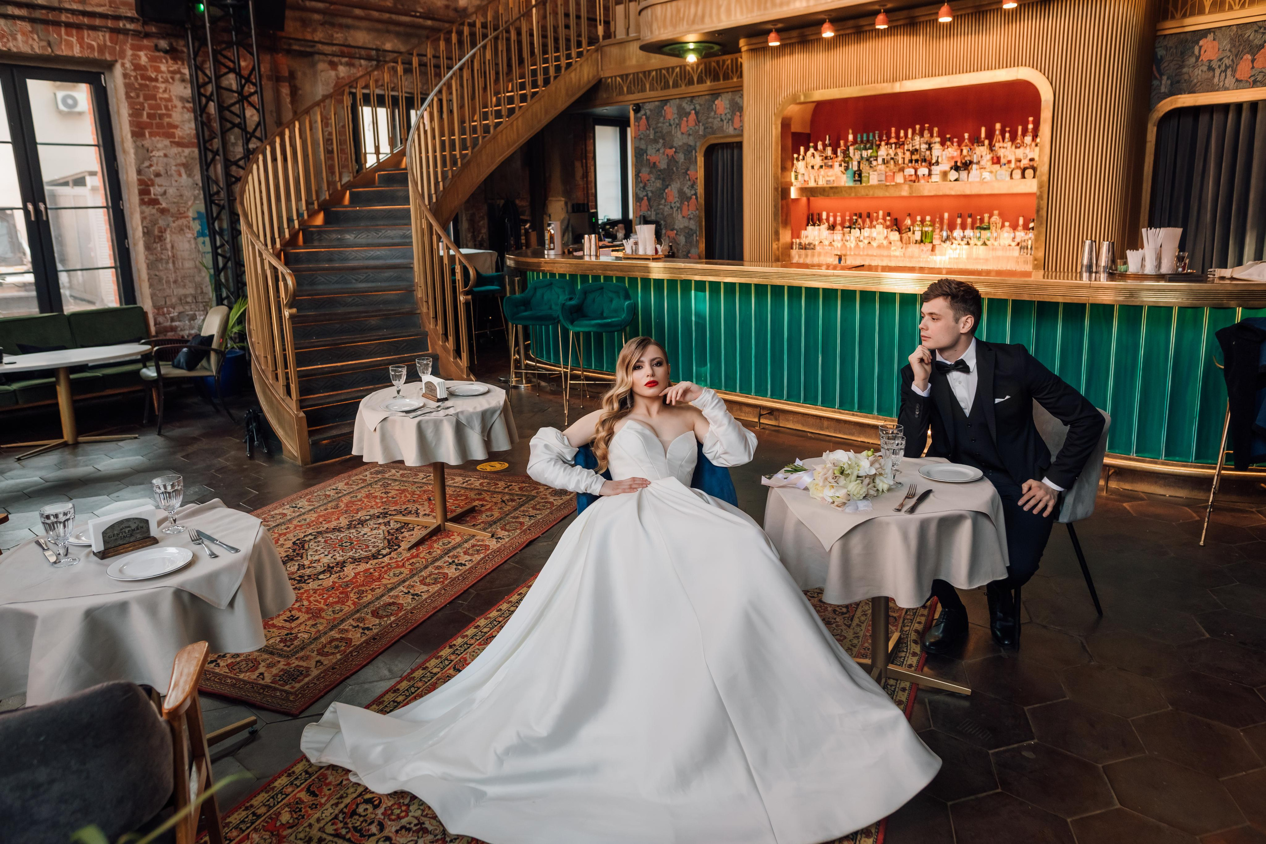 Настя и Ян. Бар Котельная. Свадебный и семейный фотограф в Москве Евгения Лисина