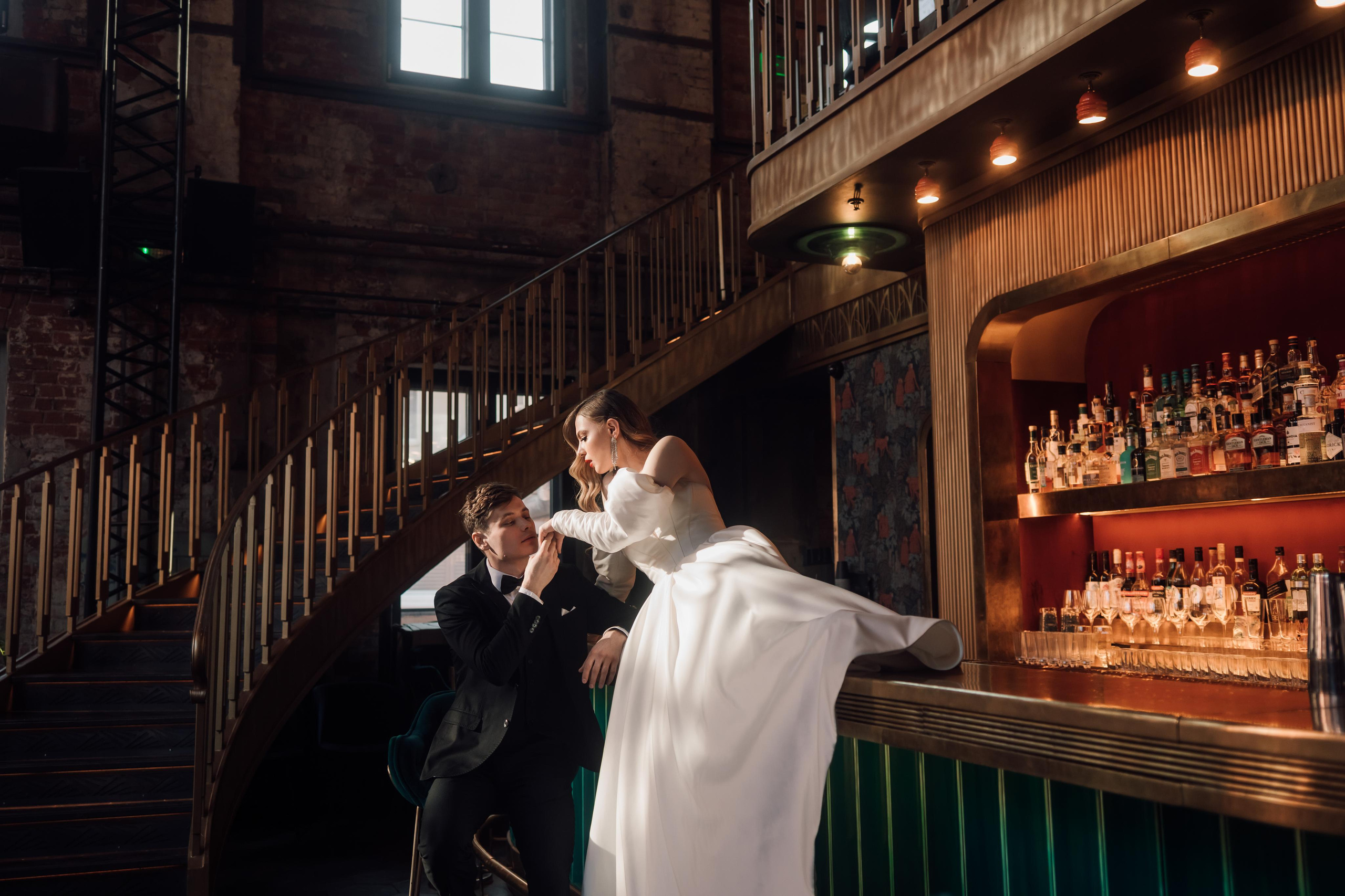 Настя и Ян. Бар Котельная. Свадебный и семейный фотограф в Москве Евгения Лисина