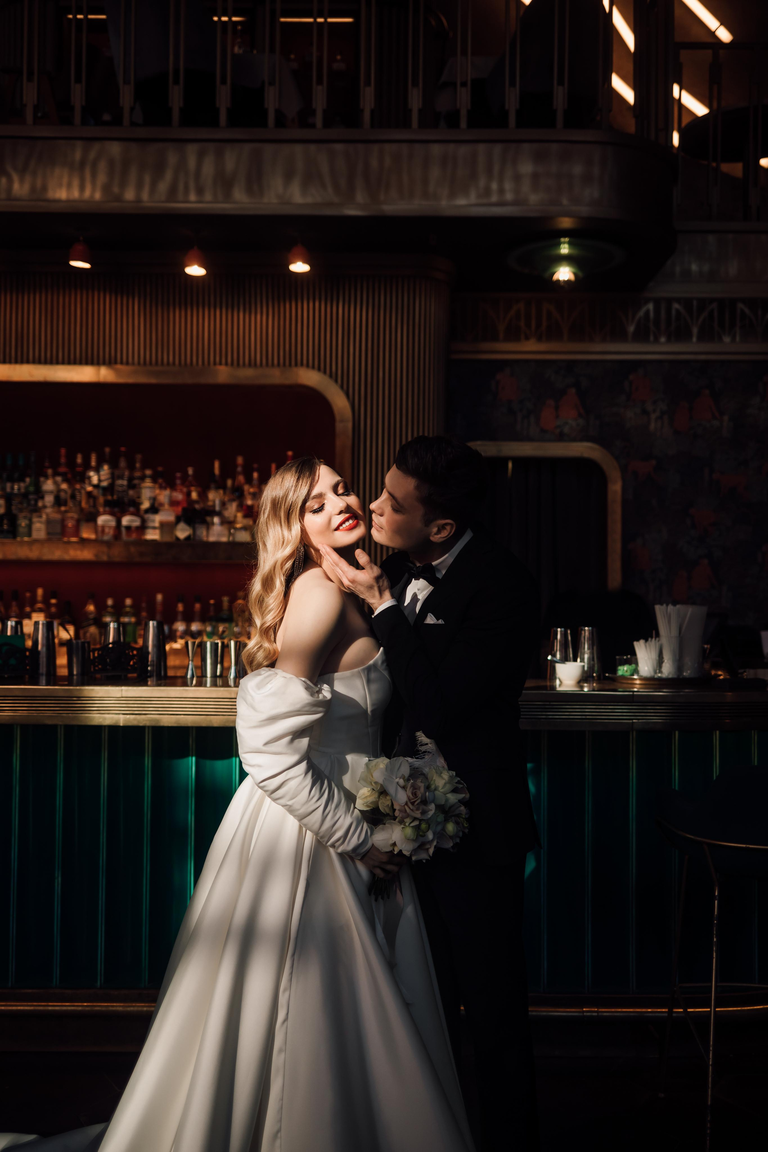 Настя и Ян. Бар Котельная. Свадебный и семейный фотограф в Москве Евгения Лисина